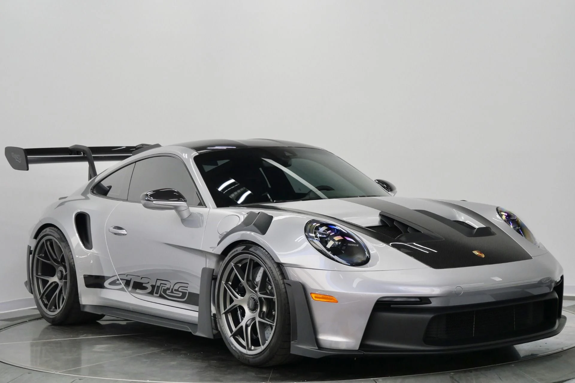 mph002_2184142455_Used_2025_Porsche_911_GT_3_RS_Weissach_Package_Carbon_Ceramic_Brakes_Carbon_Fiber_Seats_1778172422_4d755afce5