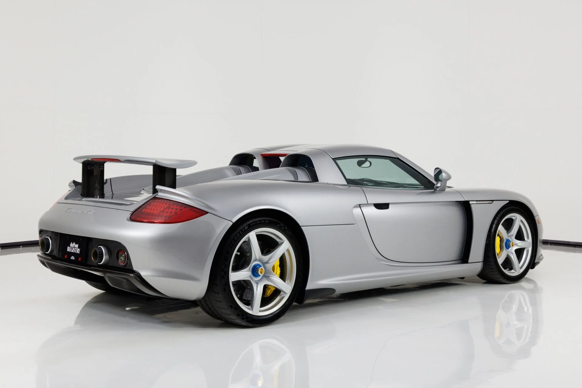 mph002_2191626247_Used_2004_Porsche_Carrera_GT_1780433560_9a161bcf21