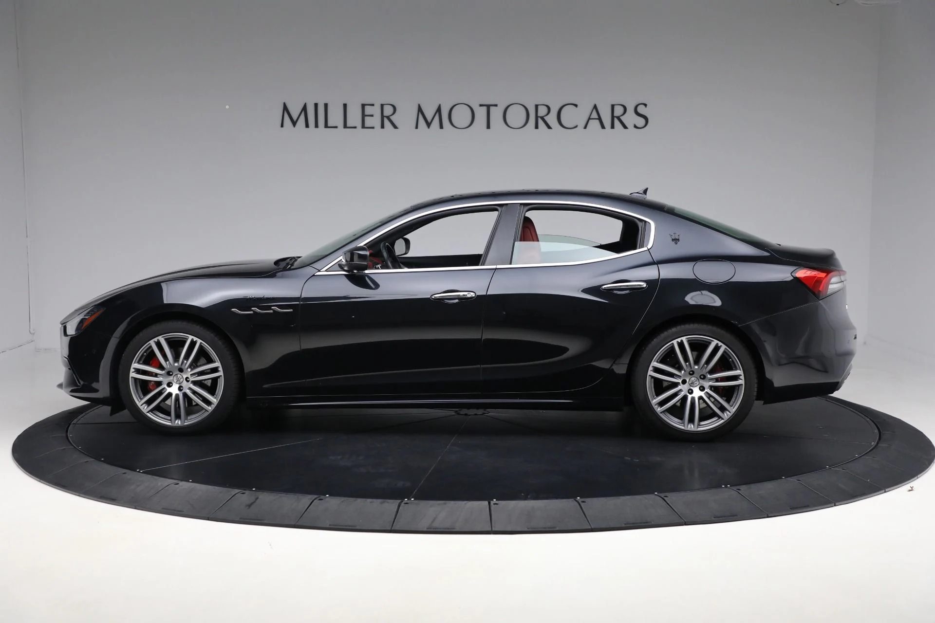 mph002_2193331453_Used_2022_Maserati_Ghibli_Modena_Q4_e4e74cb1b2