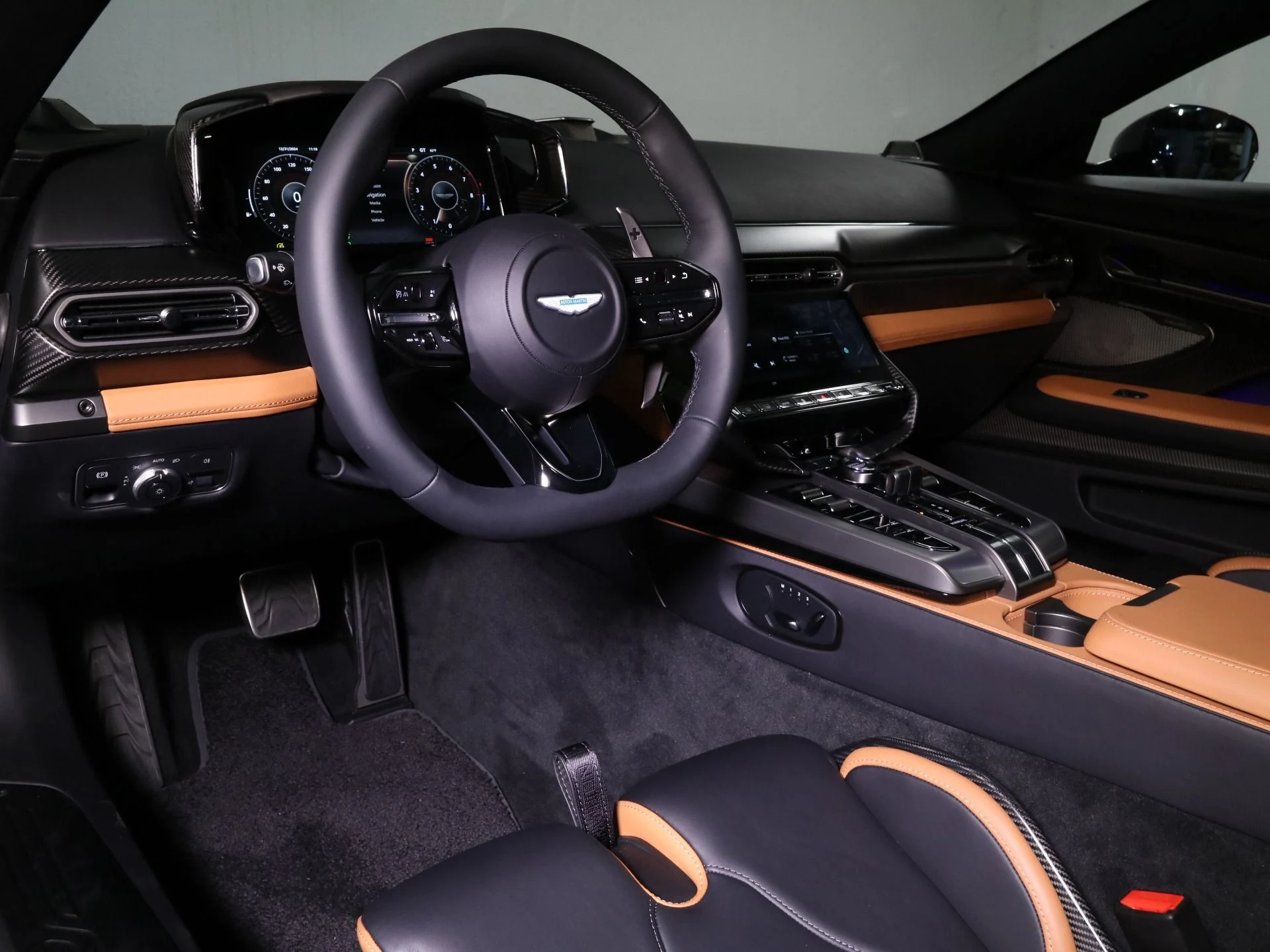 mph002_2196868858_New_2025_Aston_Martin_Vanquish_V12_1742253092_a48d657bbb