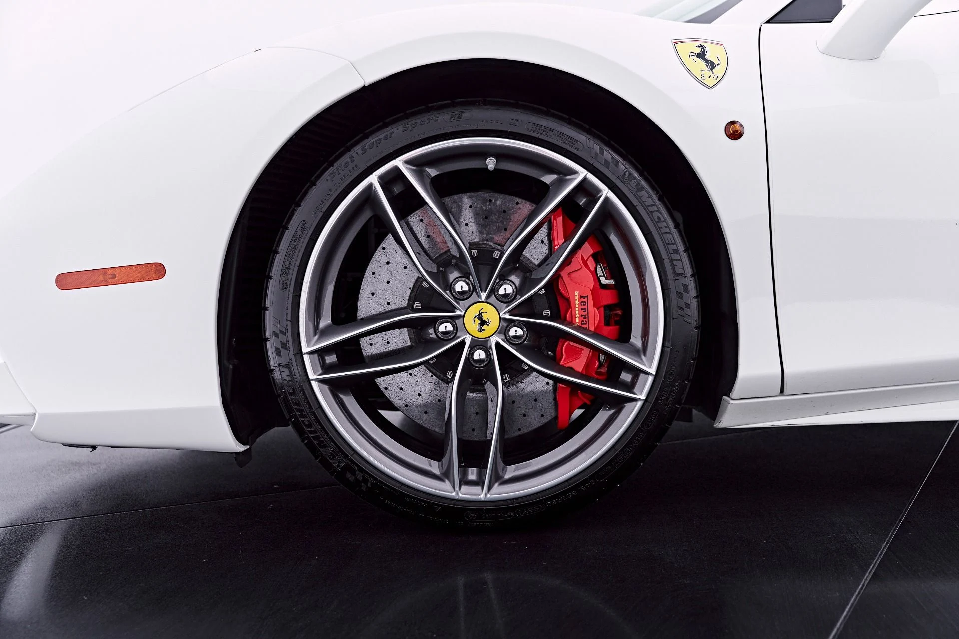 mph002_2206437926_Used_2019_Ferrari_488_Spider_Base_1782196147_16600011b5