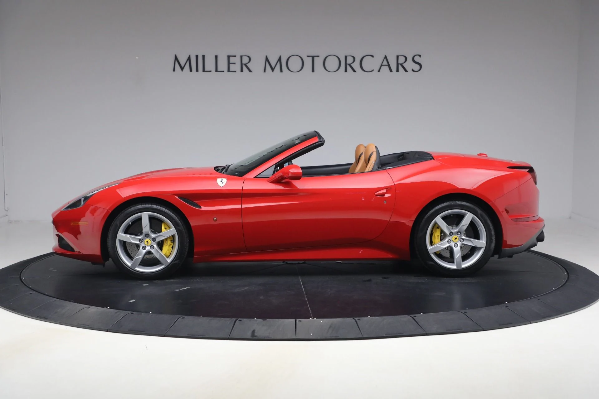 mph002_221120250_Used_2016_Ferrari_California_T_Handling_Speciale_1775319206_139aeb29e9