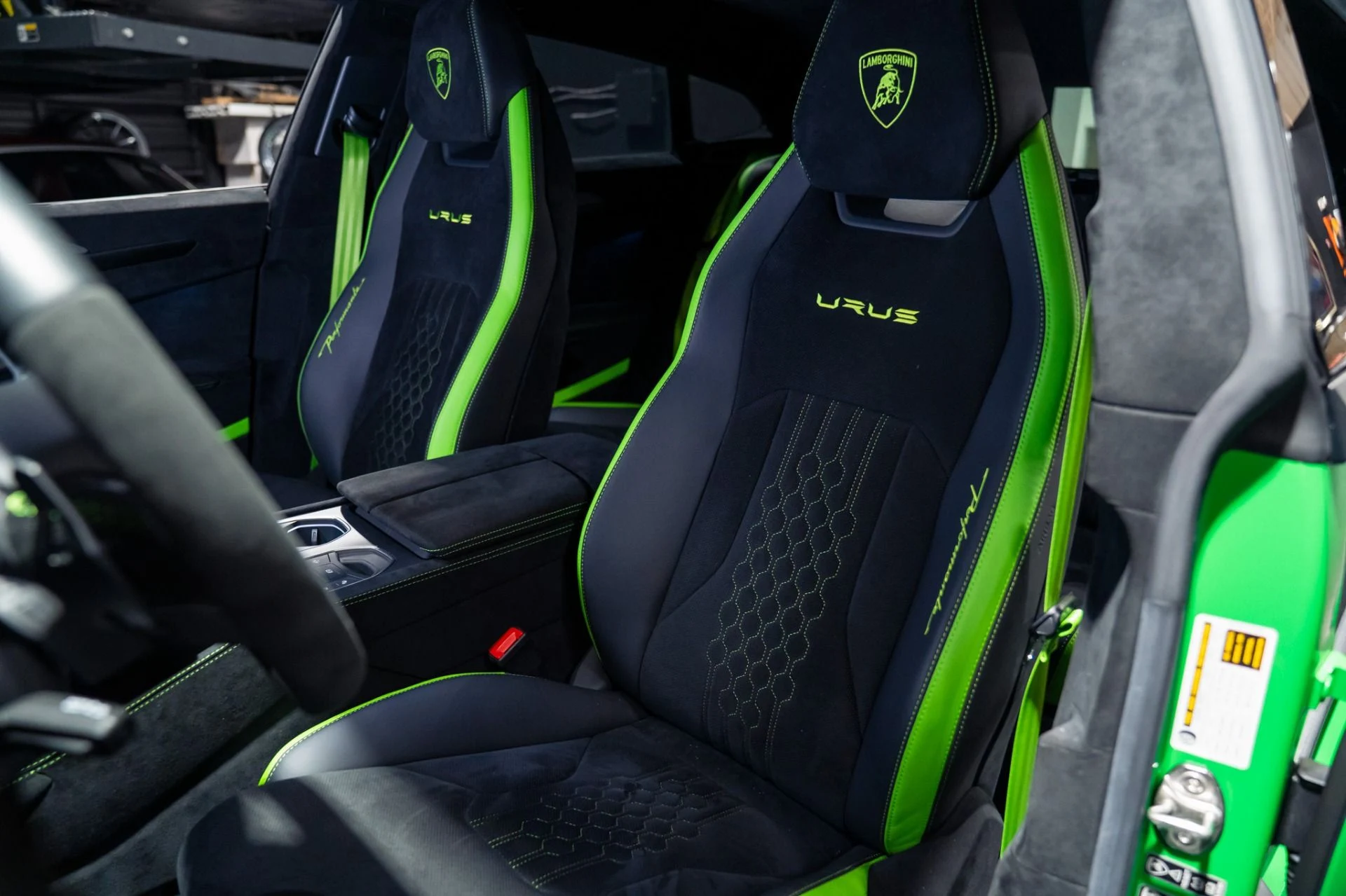 mph002_2217283978_Used_2023_Lamborghini_Urus_Performante_Full_Carbon_Pack_Stealth_PPF_1785519907_2460e800f0