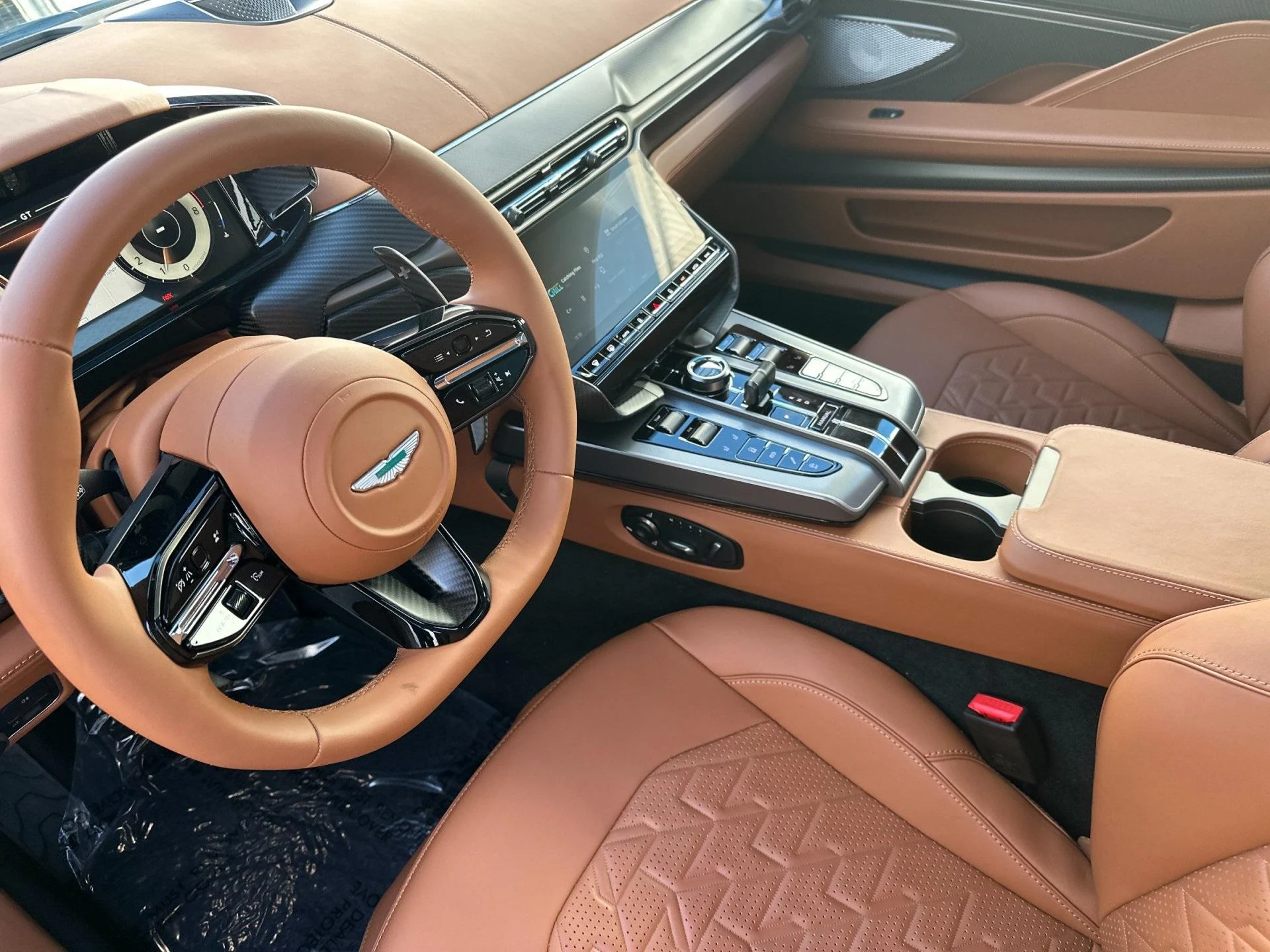 mph002_2221646330_New_2025_Aston_Martin_Vanquish_V12_1761314700_63035d7447