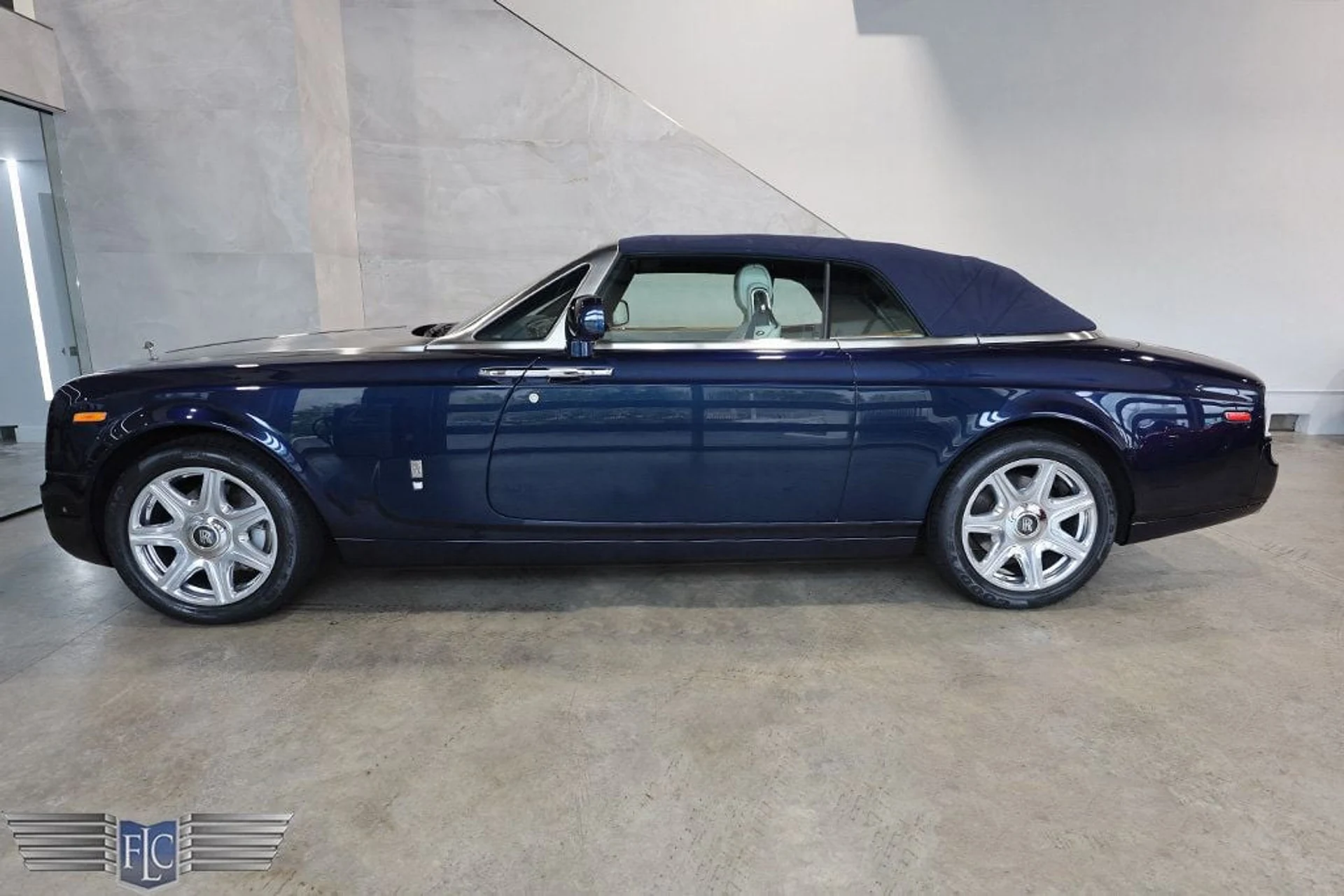 mph002_2223567082_used_2013_rolls_royce_phantom_coupe_2drdrophead_9689_22930572_3_1024_c6b4516c27