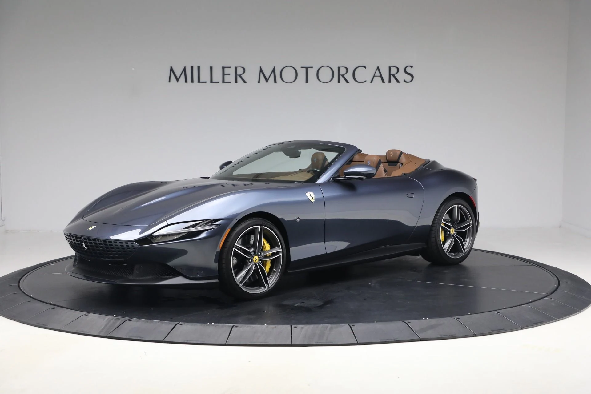 mph002_2227184548_Used_2025_Ferrari_Roma_Spider_1793294137_a97e2da58a