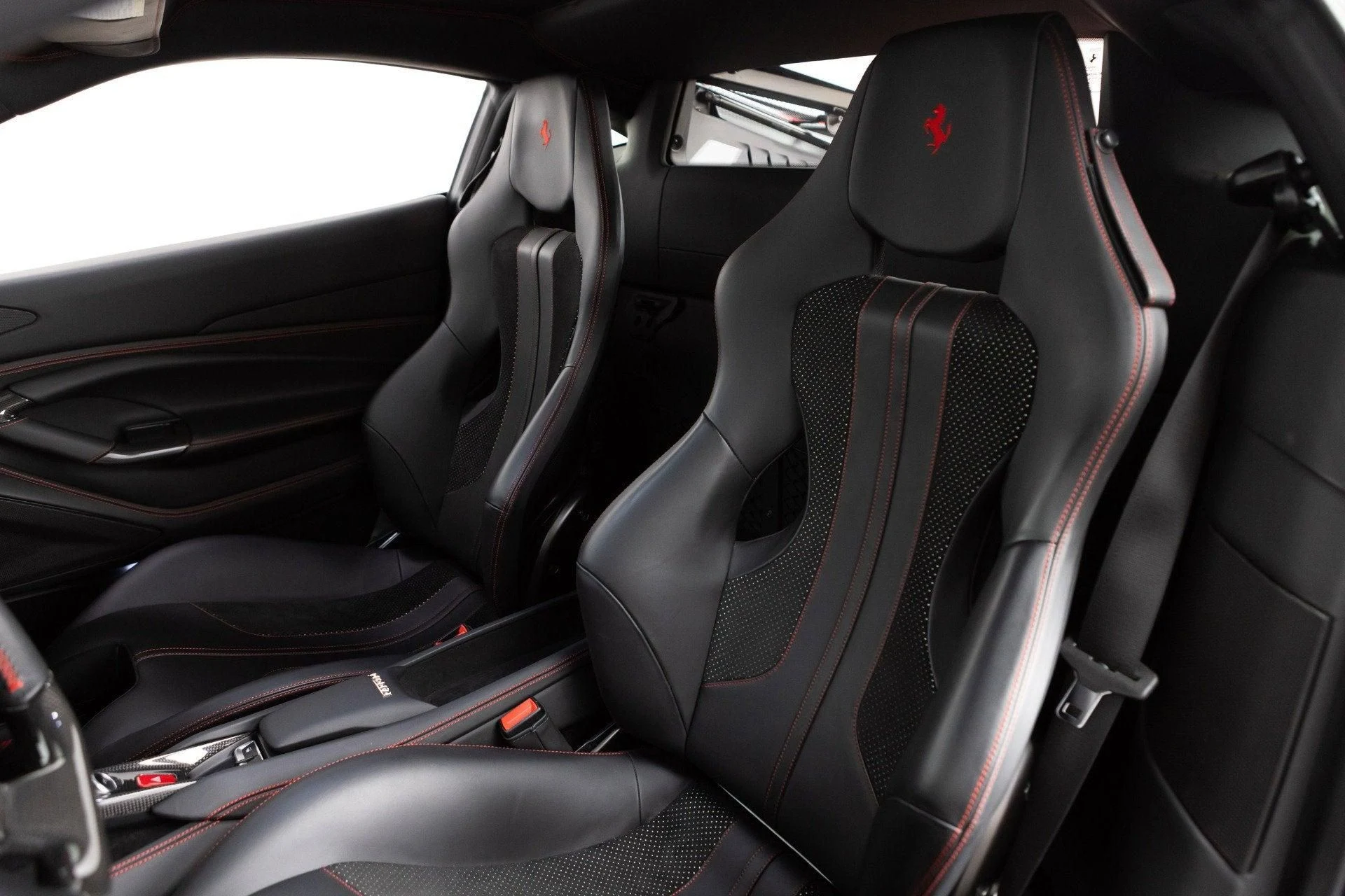 mph002_2229298075_Used_2020_Ferrari_F8_Tributo_1777367264_2aa9383ab4