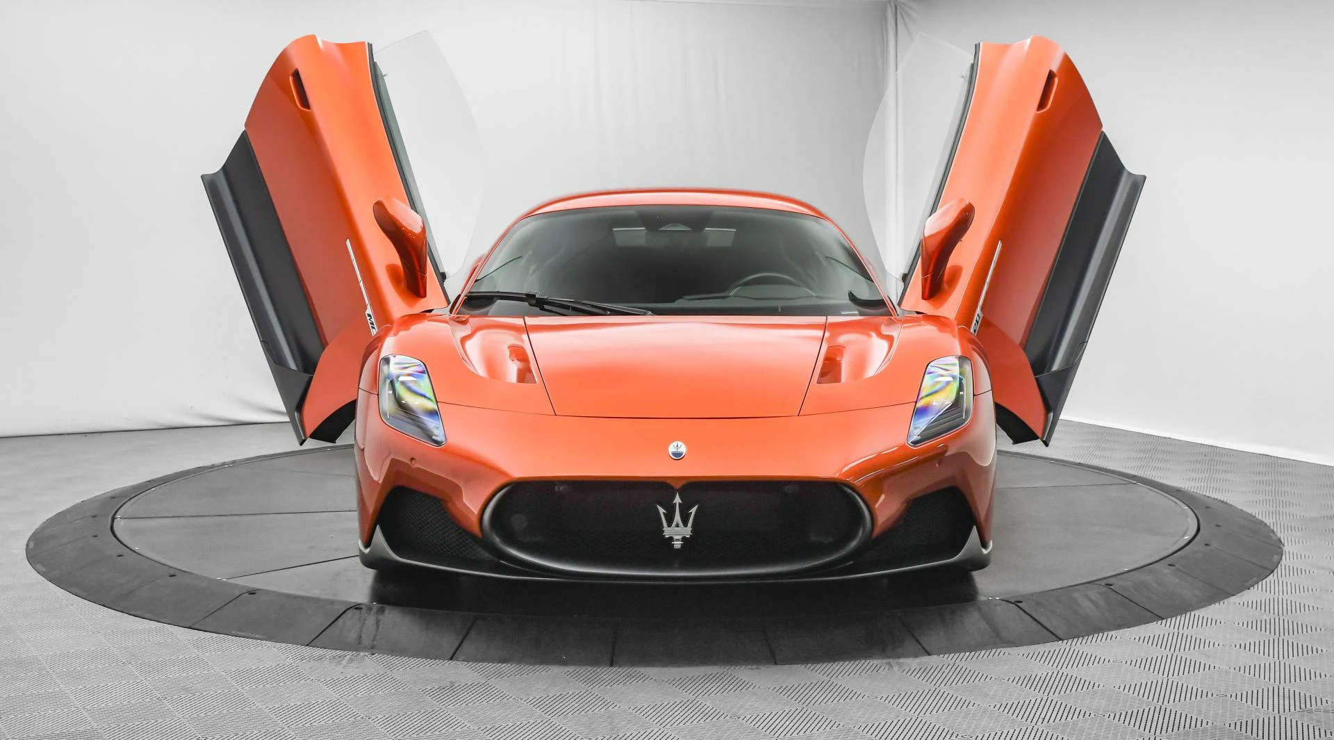 mph002_2232386156_Used_2024_Maserati_MC_20_1754121270_be7ecaade2