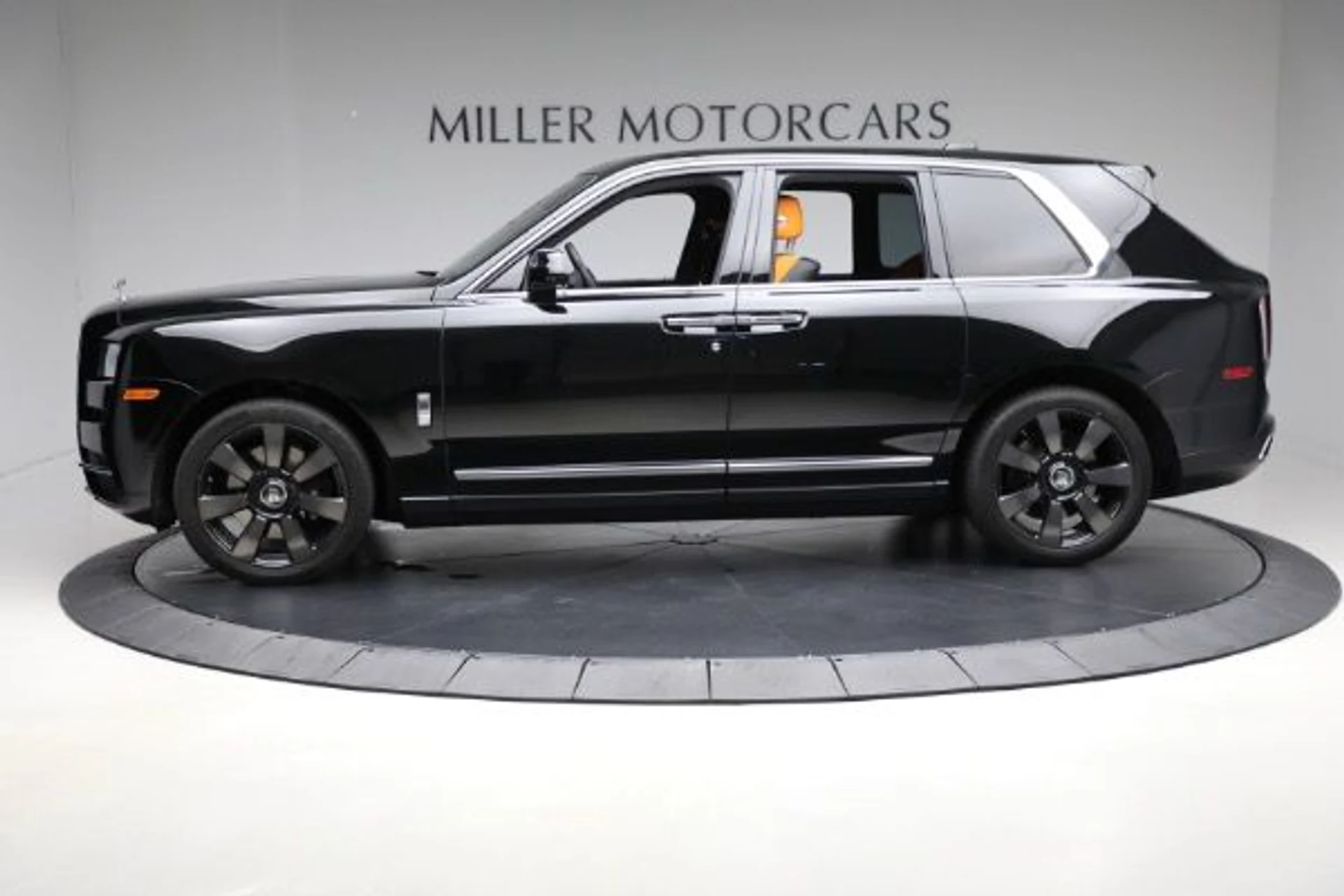 mph002_2234401865_Used_2021_Rolls_Royce_Cullinan_f8fa701f8f