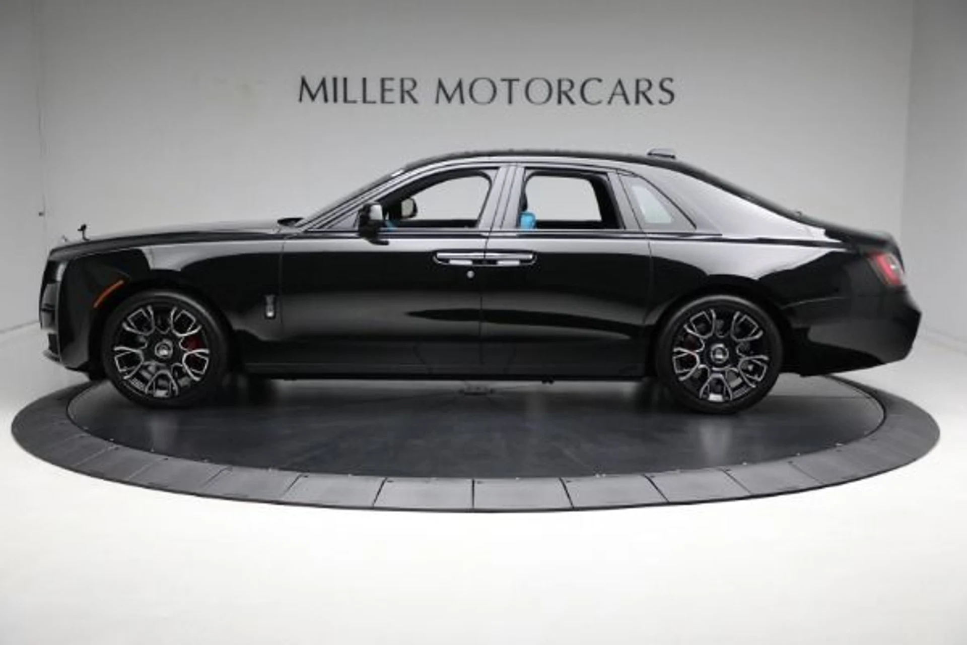 mph002_2238585706_Used_2024_Rolls_Royce_Black_Badge_Ghost_5ba518a791
