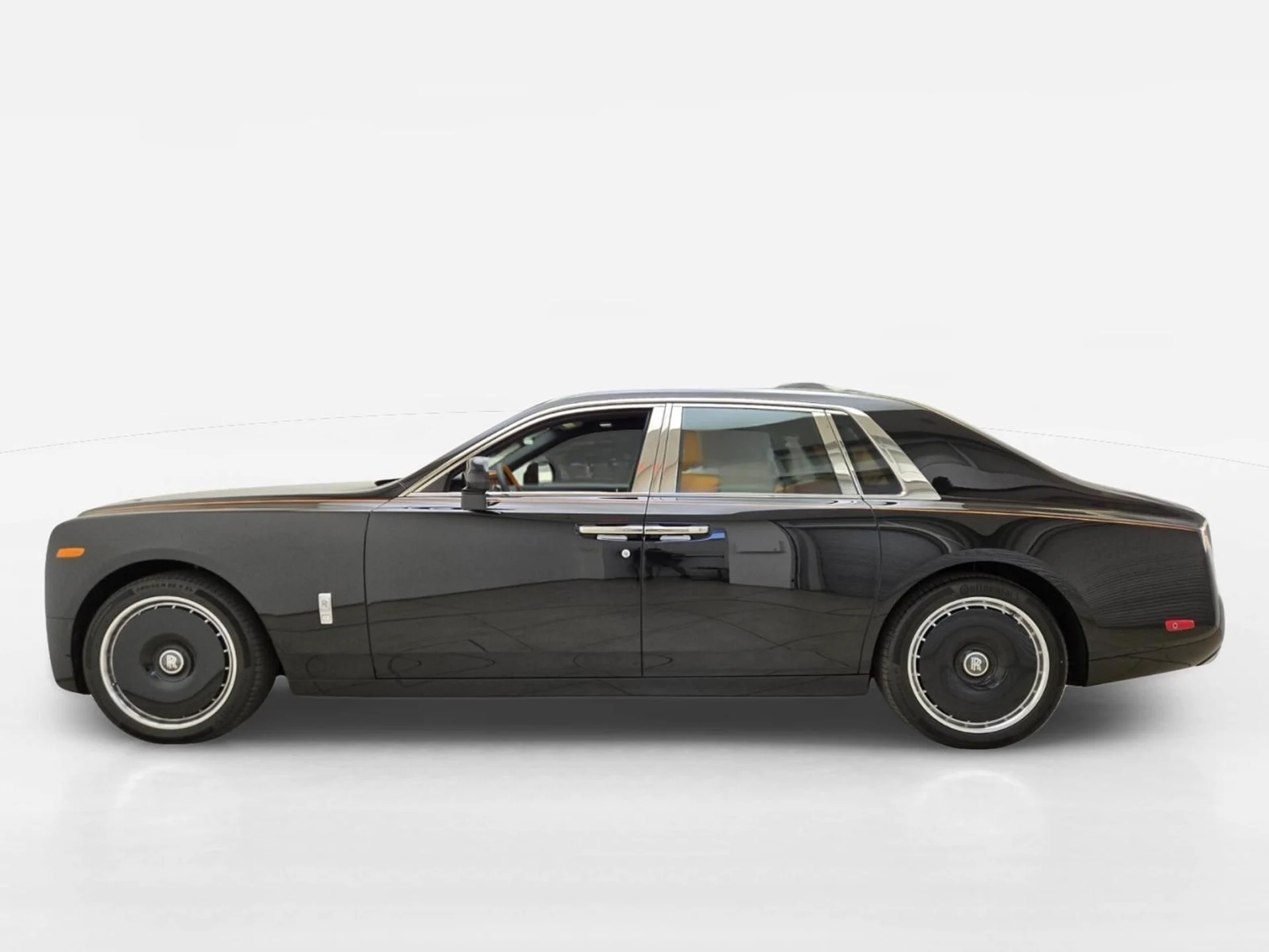mph002_224241229_New_2027_Rolls_Royce_Phantom_1793078060_49bb2a4f54