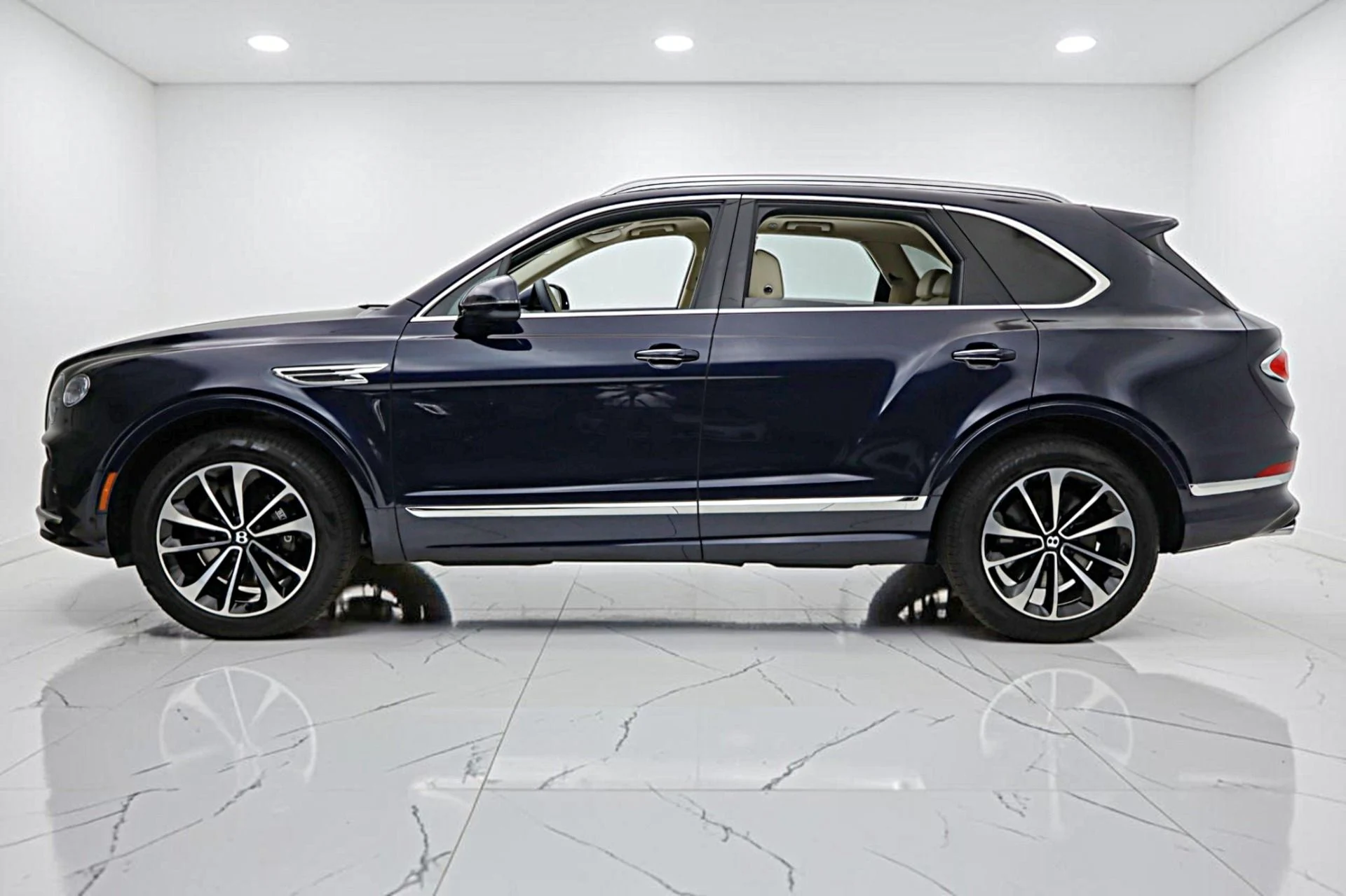 mph002_2248042611_Used_2023_Bentley_Bentayga_V8_57e07ee1d8