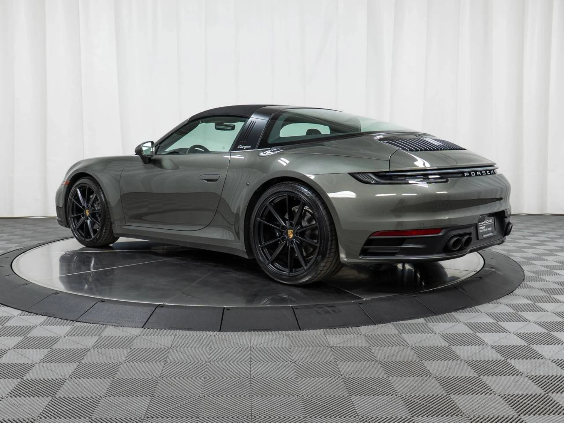 mph002_2256573657_1280_679a52a4ab