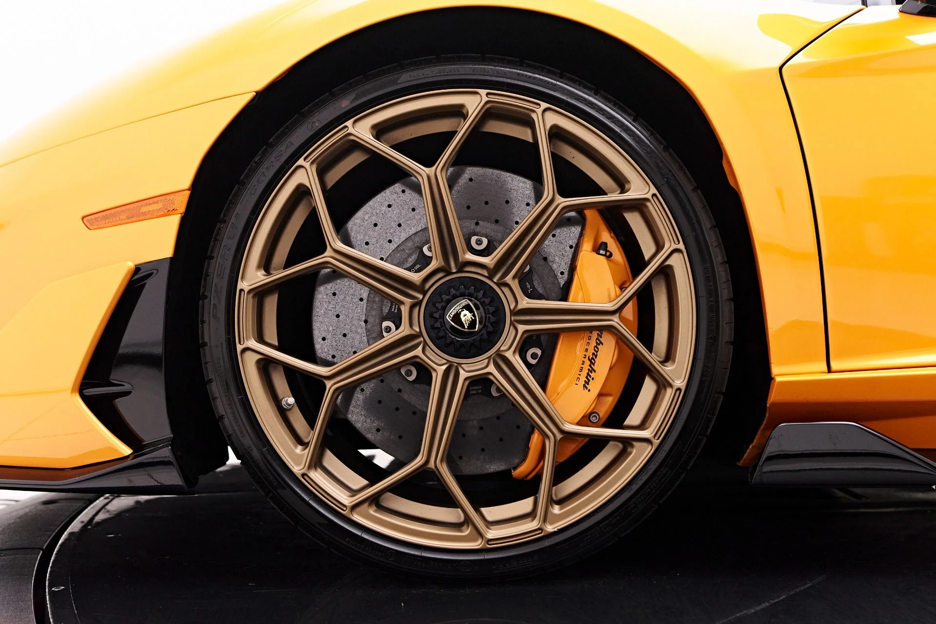 mph002_2257634851_Used_2021_Lamborghini_Aventador_SVJ_Base_1755224573_2bd5dd0faa