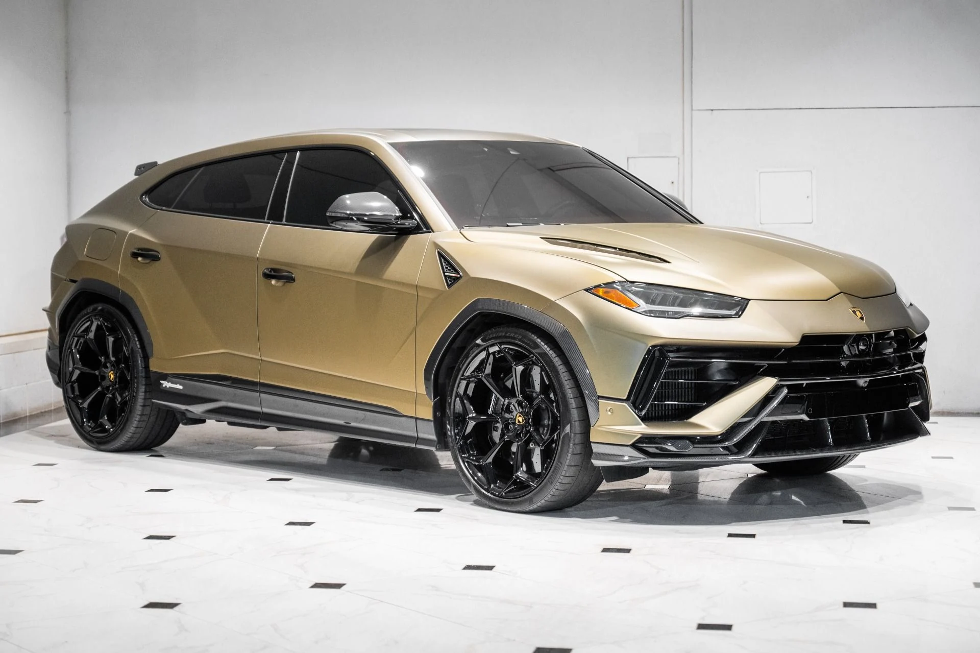 mph002_2265008950_Used_2024_Lamborghini_Urus_Performante_1777998986_88c74d0341