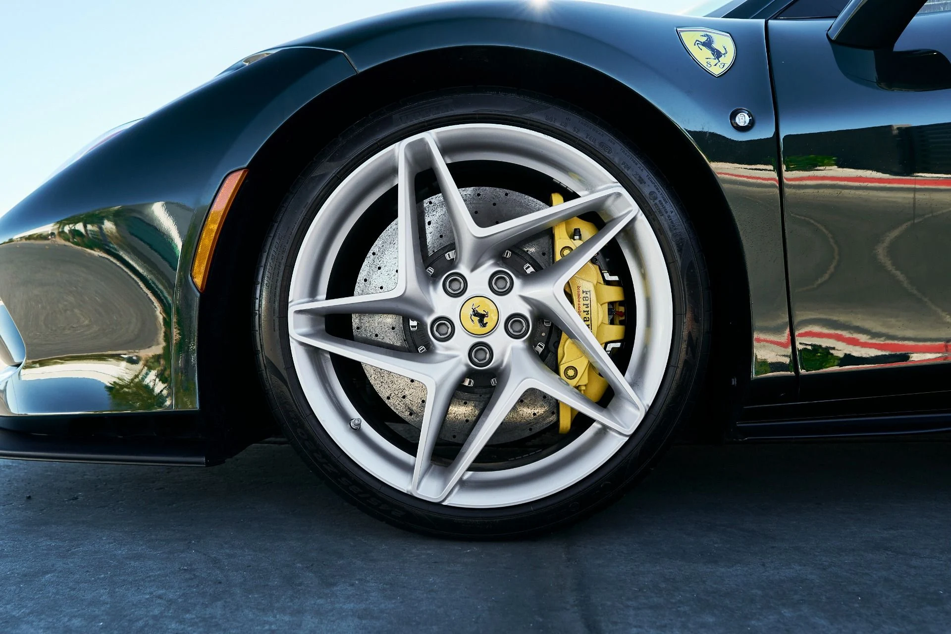 mph002_2272515502_Used_2022_Ferrari_F8_Tributo_Base_1765661992_7db492e63f