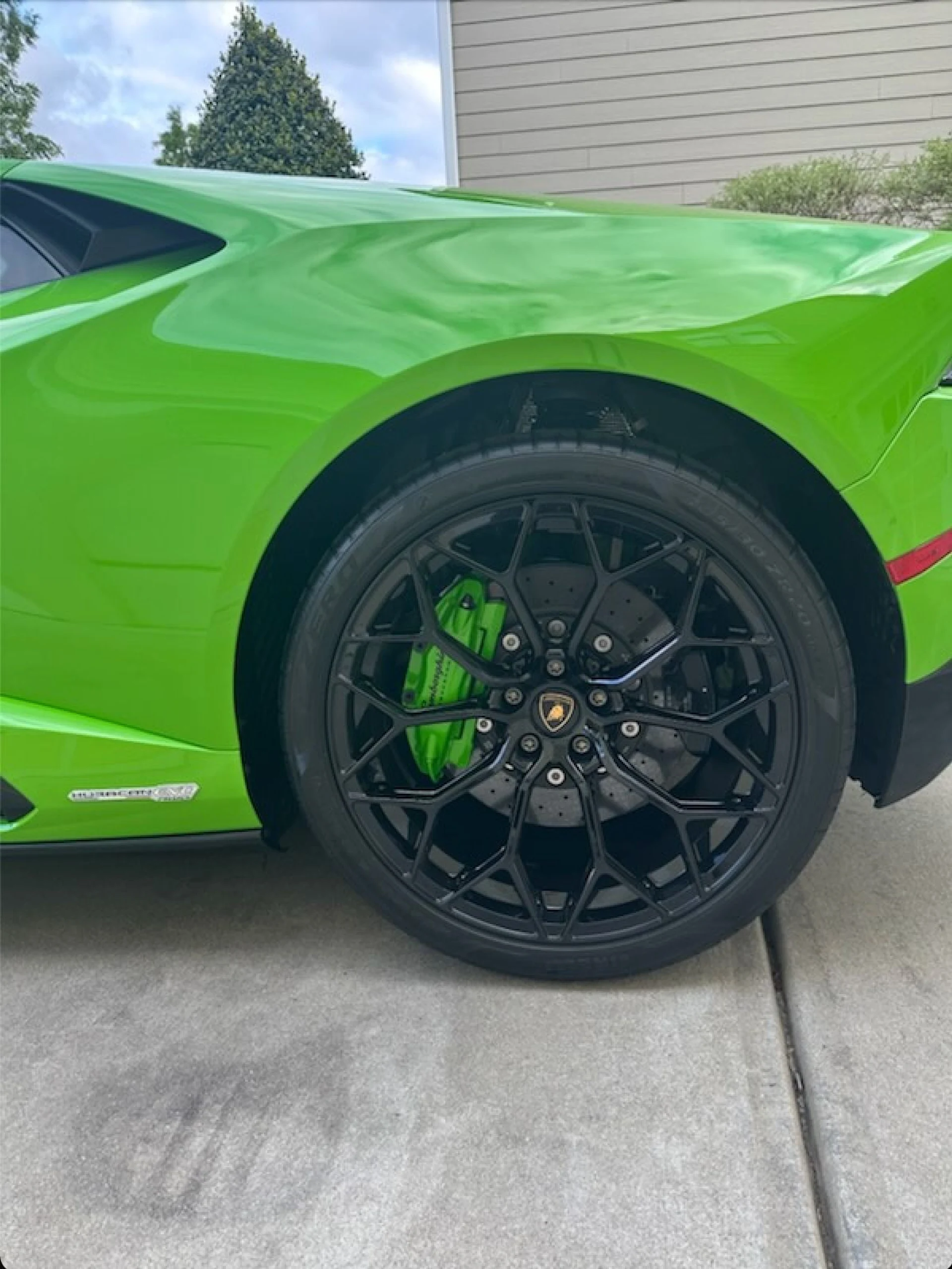 mph002_2274659740_Used_2023_Lamborghini_Huracan_EVO_EVO_1744655176_a538c9eb54