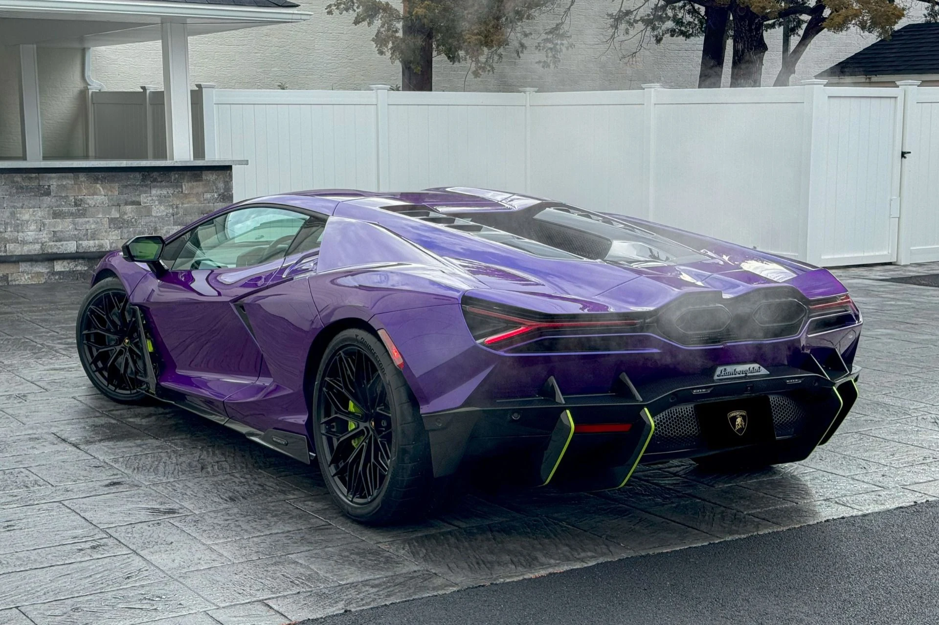 mph002_227923493_Used_2024_Lamborghini_Revuelto_1741338657_61ea3b1577
