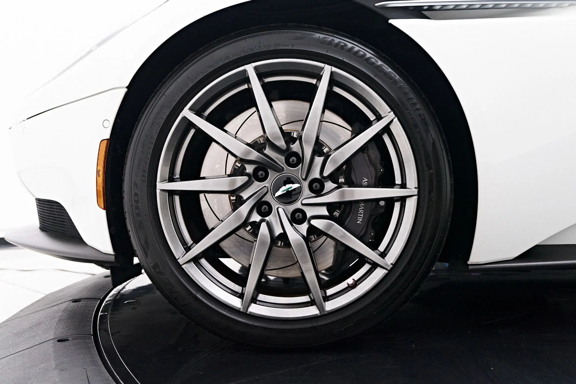 mph002_2283888376_Used_2019_Aston_Martin_DB_11_Base_1758851275_95e9df4941