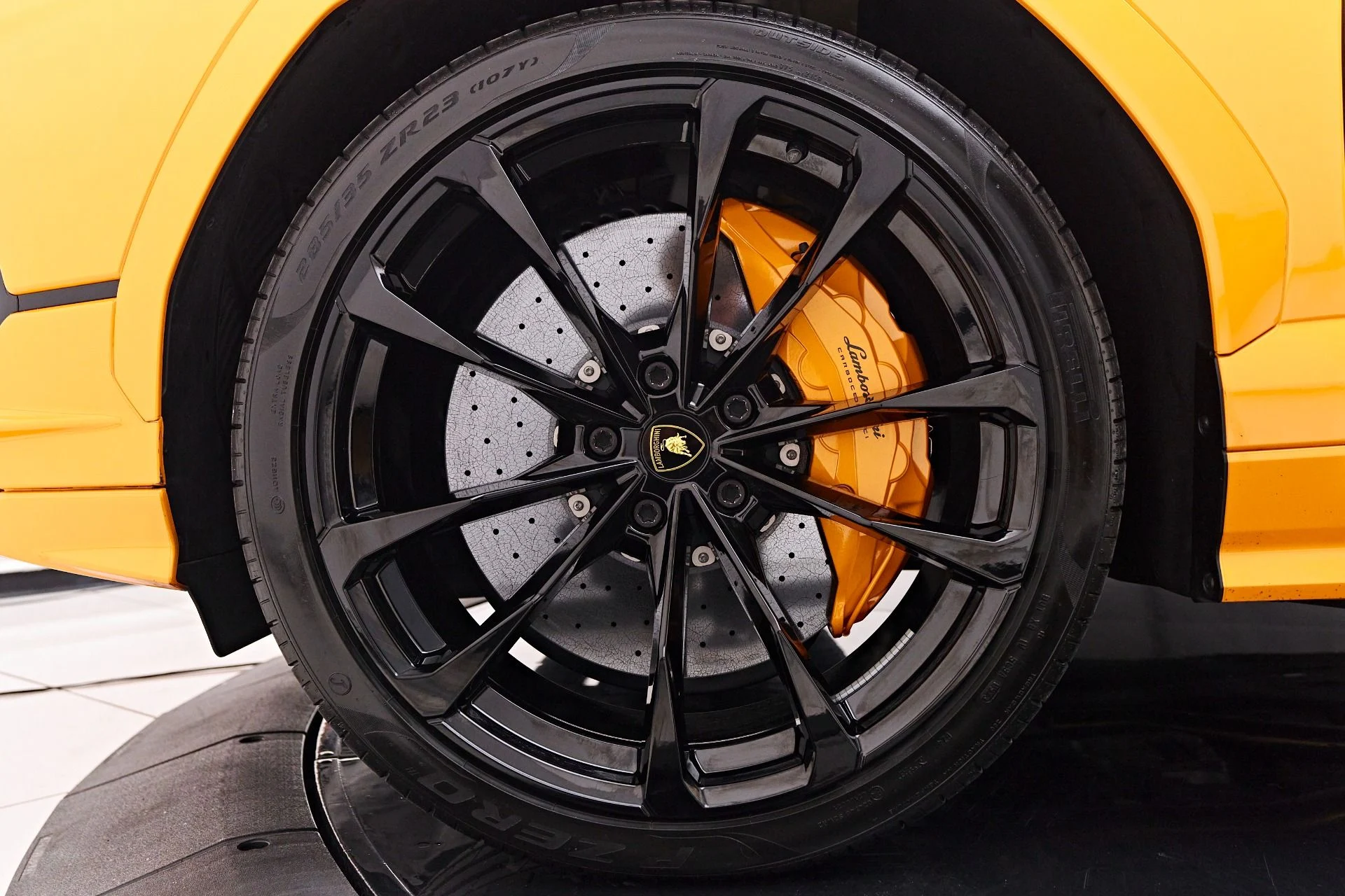mph002_2284475243_Used_2023_Lamborghini_Urus_S_1747338722_74ed5af030