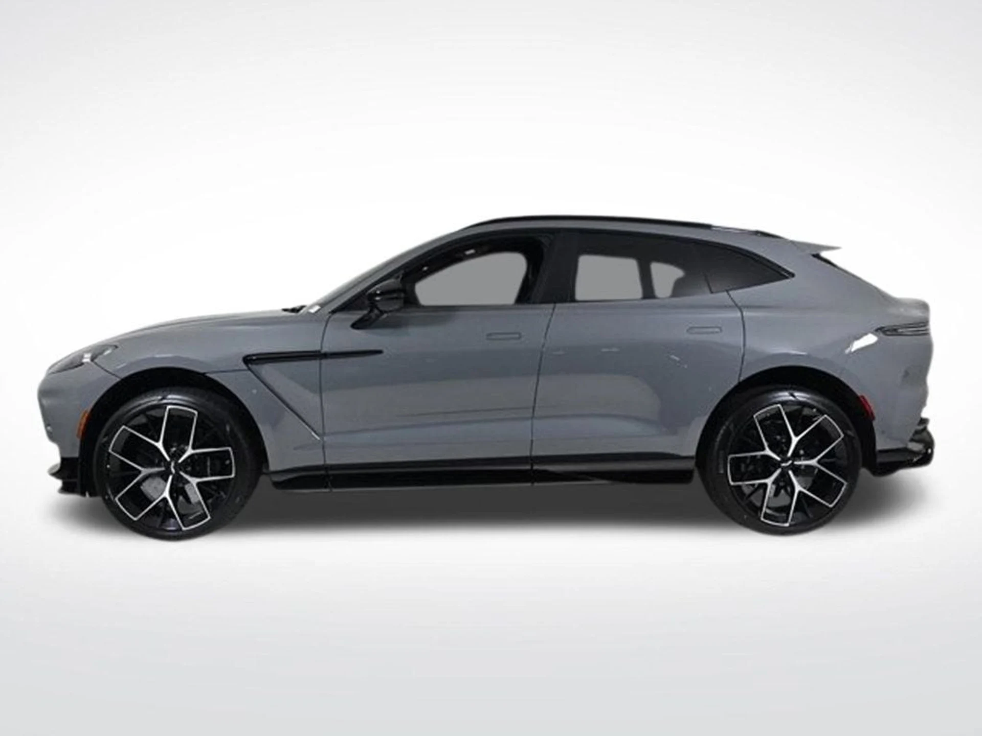 mph002_2287277828_new_2025_aston_martin_dbx_707awd_11350_22854626_2_1024_ff38064479
