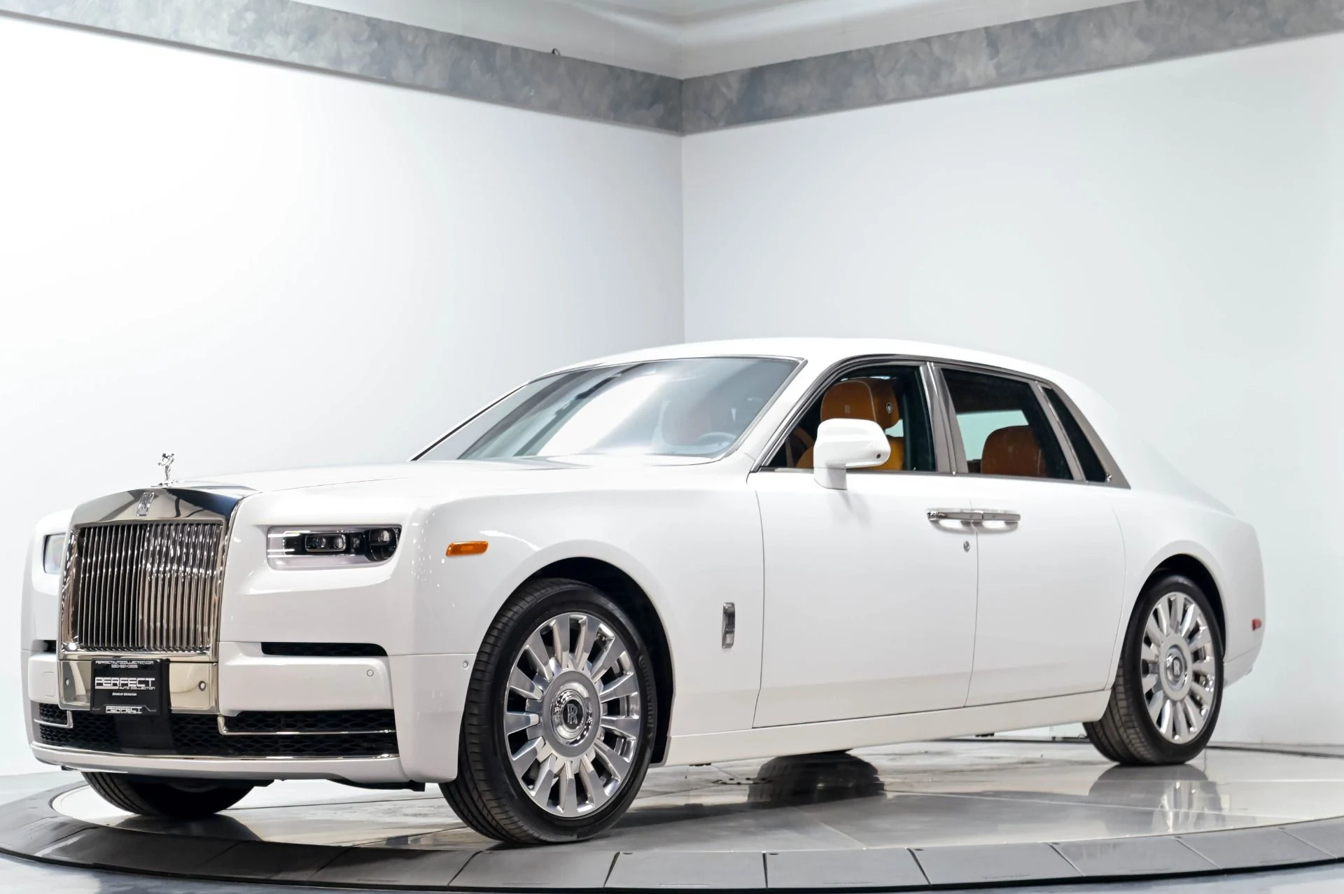 mph002_229272808_Used_2022_Rolls_Royce_Phantom_1778541737_fff3a0764d