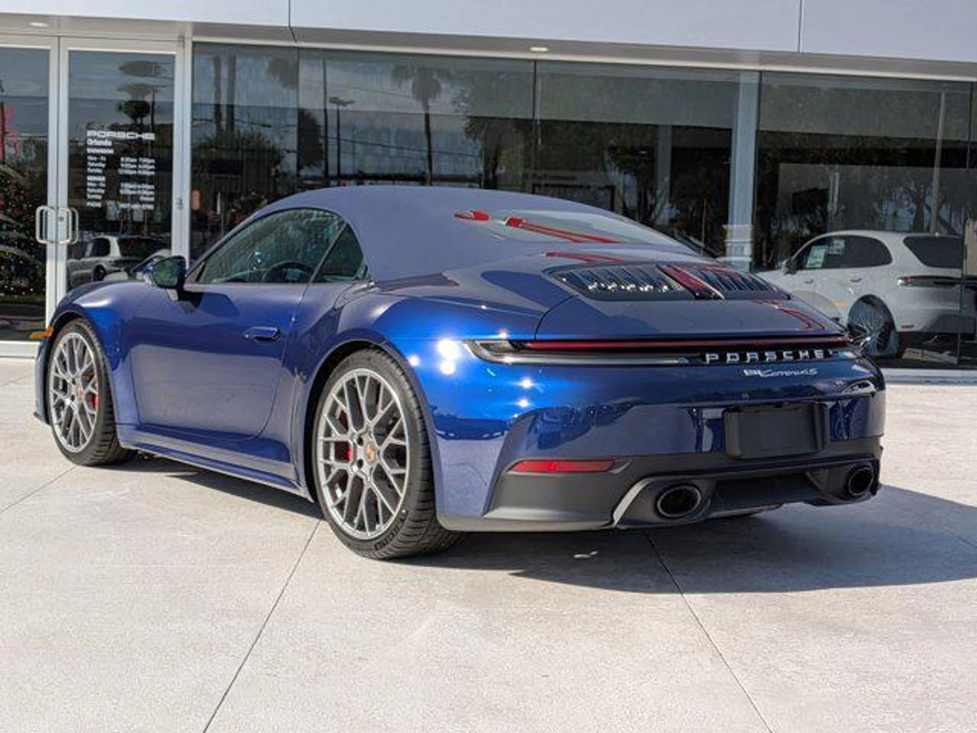 mph002_2300797971_rds_Nzl_Zy_Q_Zol7shvdok_By_OE_2_WG_4_e86e68d558