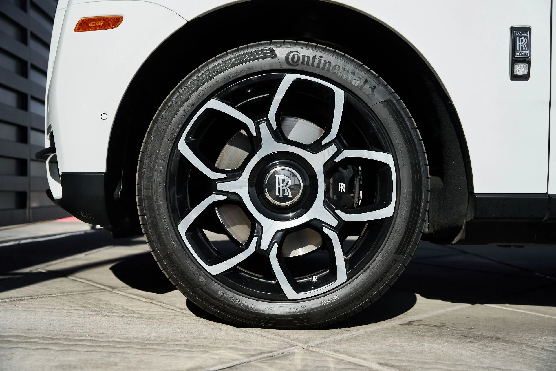 mph002_2301235323_Used_2023_Rolls_Royce_Cullinan_Black_Badge_1769736382_511cfb25fd