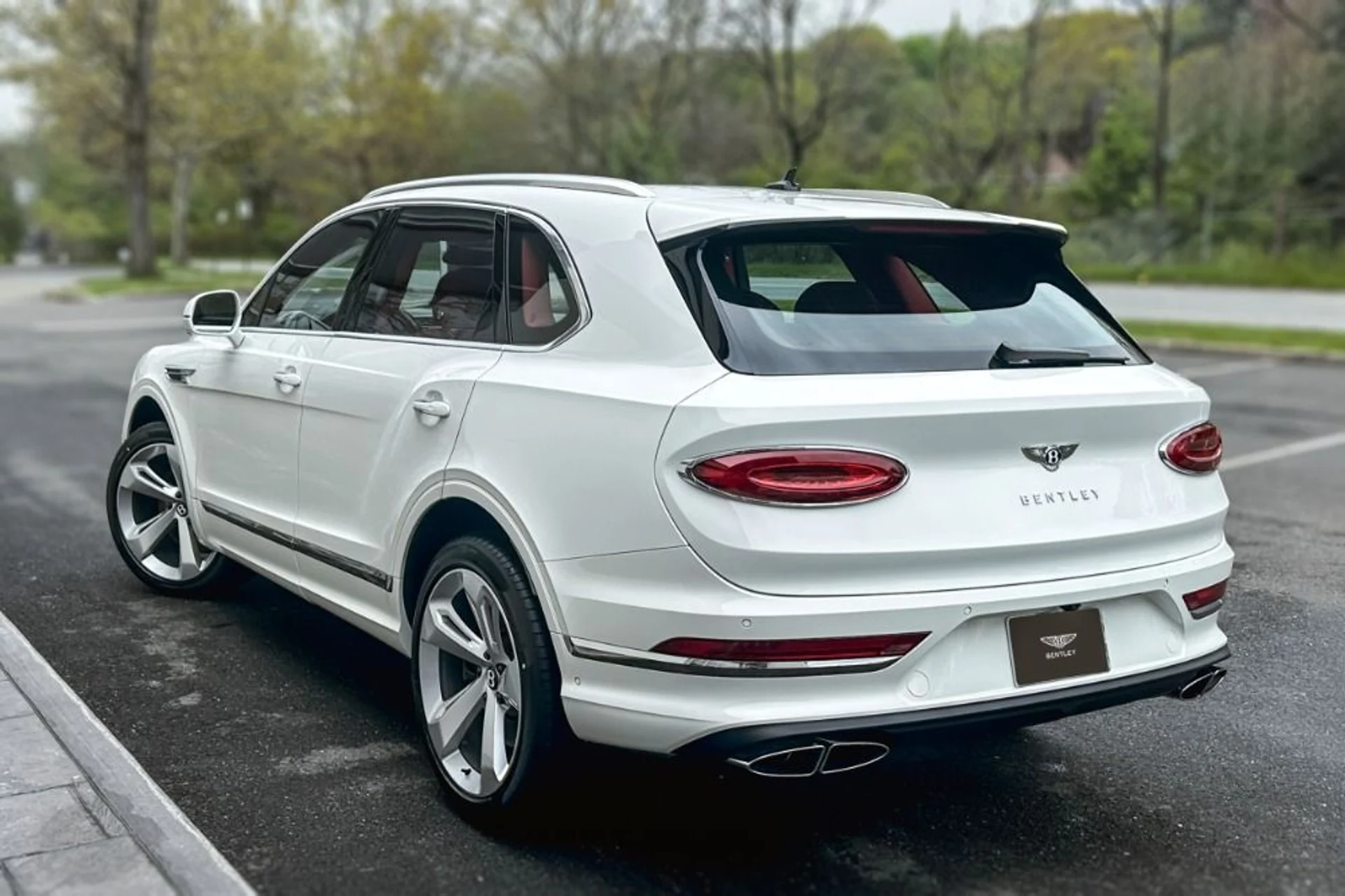 mph002_2306925944_New_2026_Bentley_Bentayga_1777900217_cddb1b6077