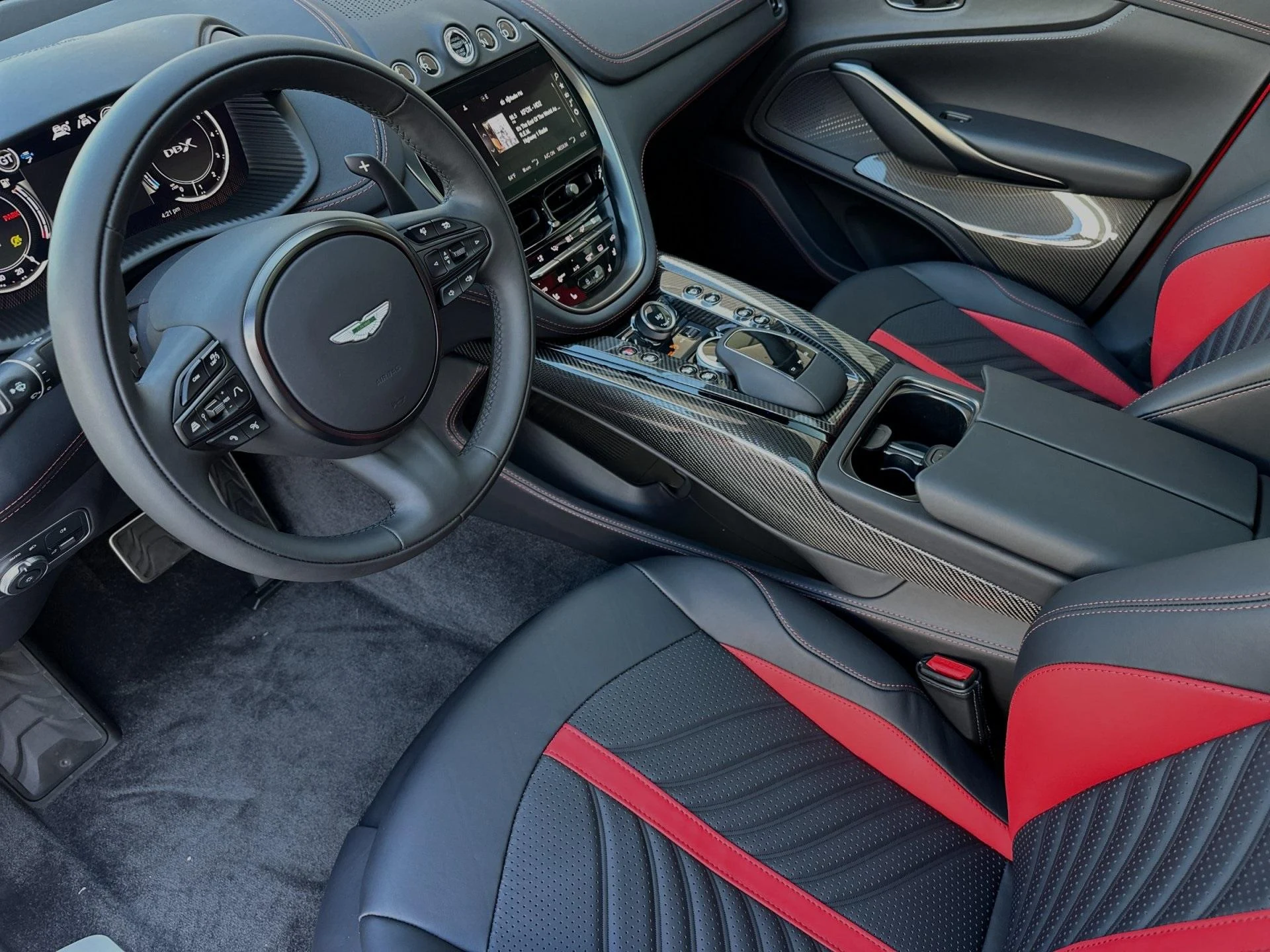 mph002_2308397832_New_2024_Aston_Martin_DBX_707_1747424158_b4076eee3a