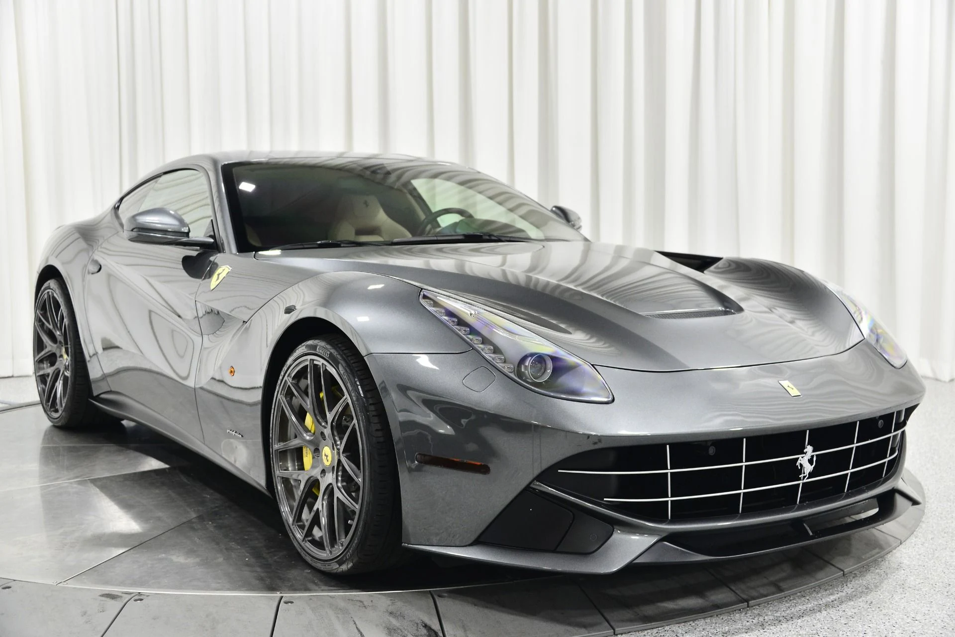 mph002_2328401120_Used_2015_Ferrari_F12berlinetta_1756410303_0f1f568325