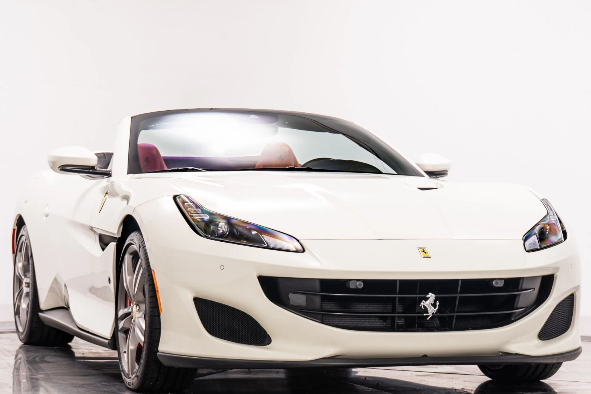 mph002_2339329767_Used_2020_Ferrari_Portofino_1759327354_e09876bfaf