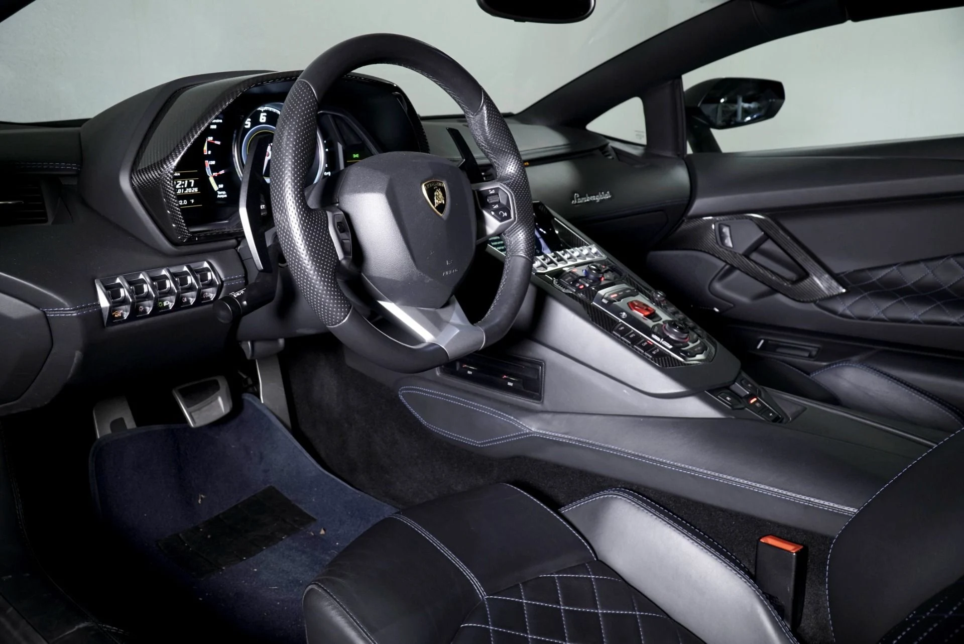 mph002_2341625752_Used_2016_Lamborghini_Aventador_LP_700_4_1767895159_6af6628f77