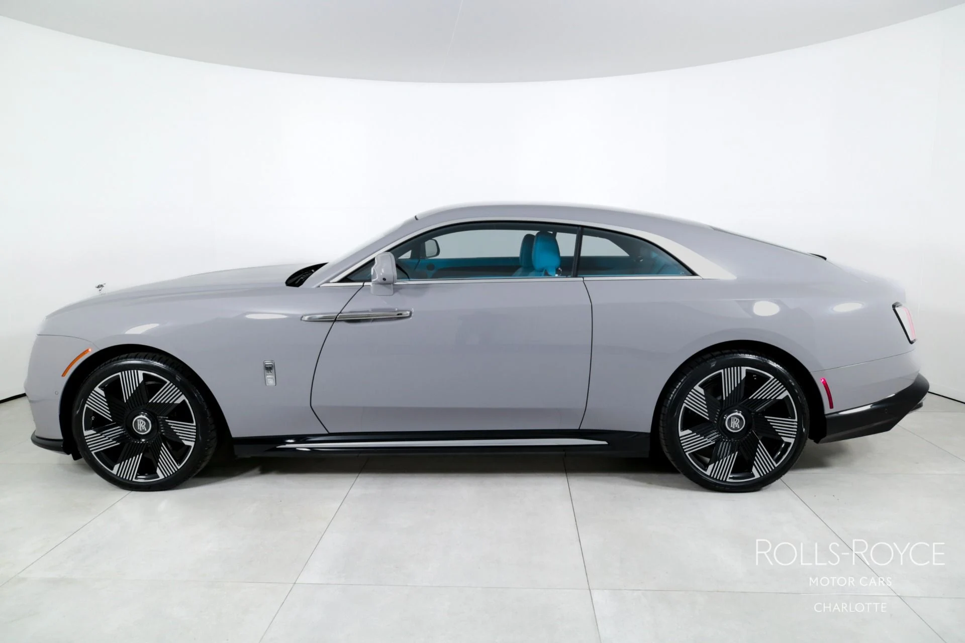 mph002_2342908994_Used_2025_Rolls_Royce_Spectre_1734039805_8042633d83