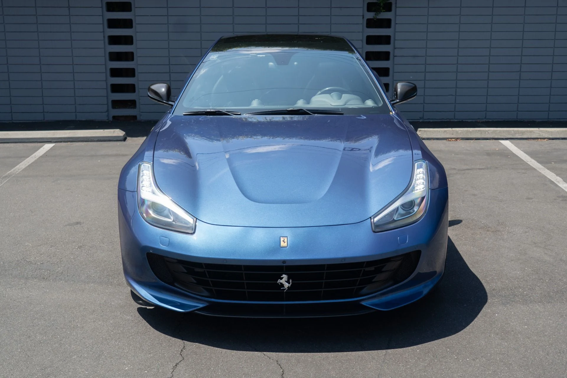 mph002_2351101641_Used_2017_Ferrari_GTC_4_Lusso_1755302053_de74cffa7a