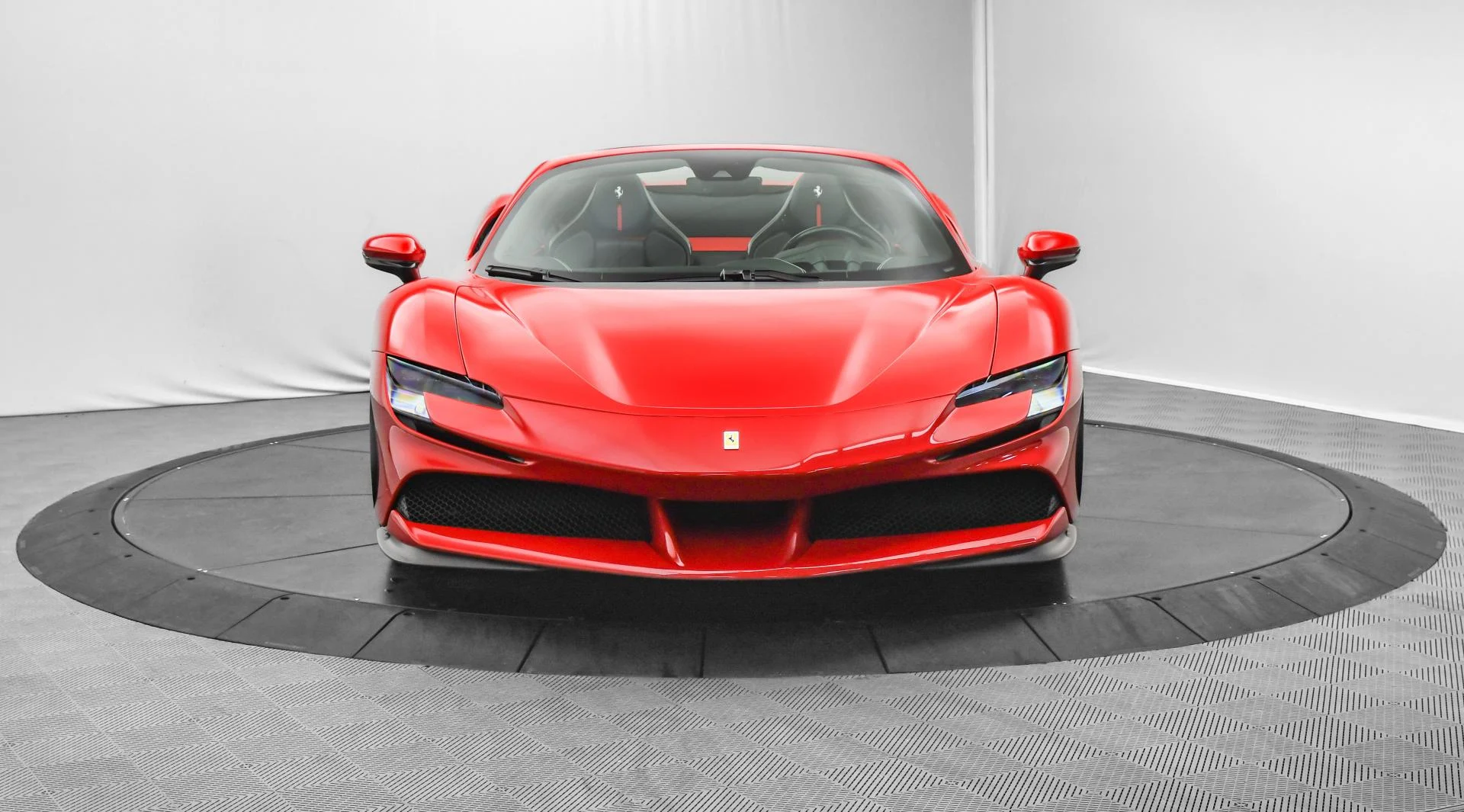 mph002_2355038027_Used_2022_Ferrari_SF_90_Spider_1753776121_ee3e8bcbfb