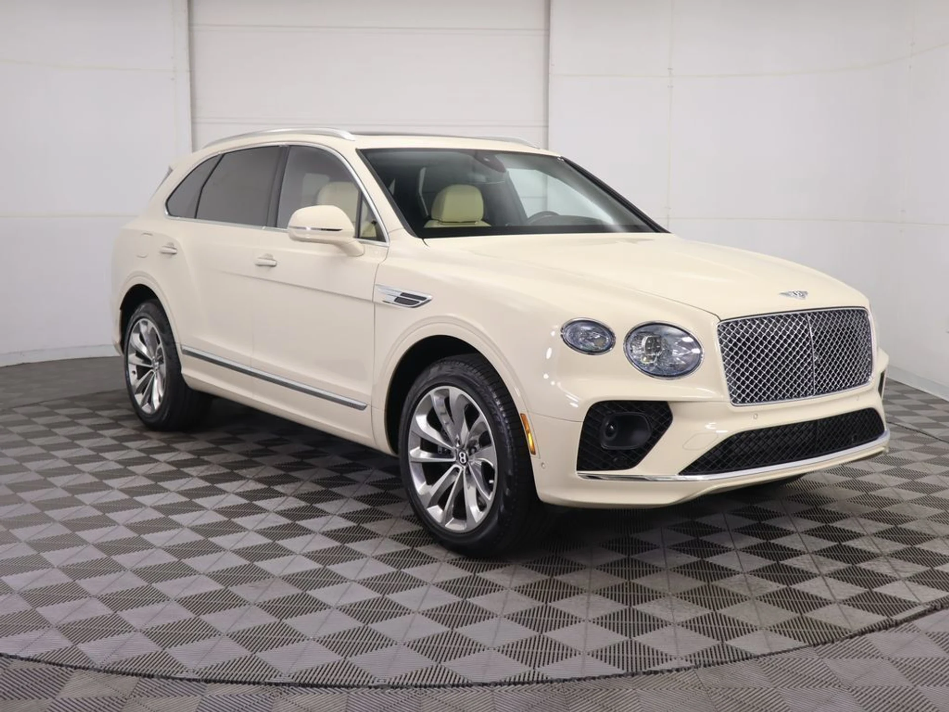 mph002_2359972082_used_2023_bentley_bentayga_v8awd_8119_22972993_3_1024_916087bc90
