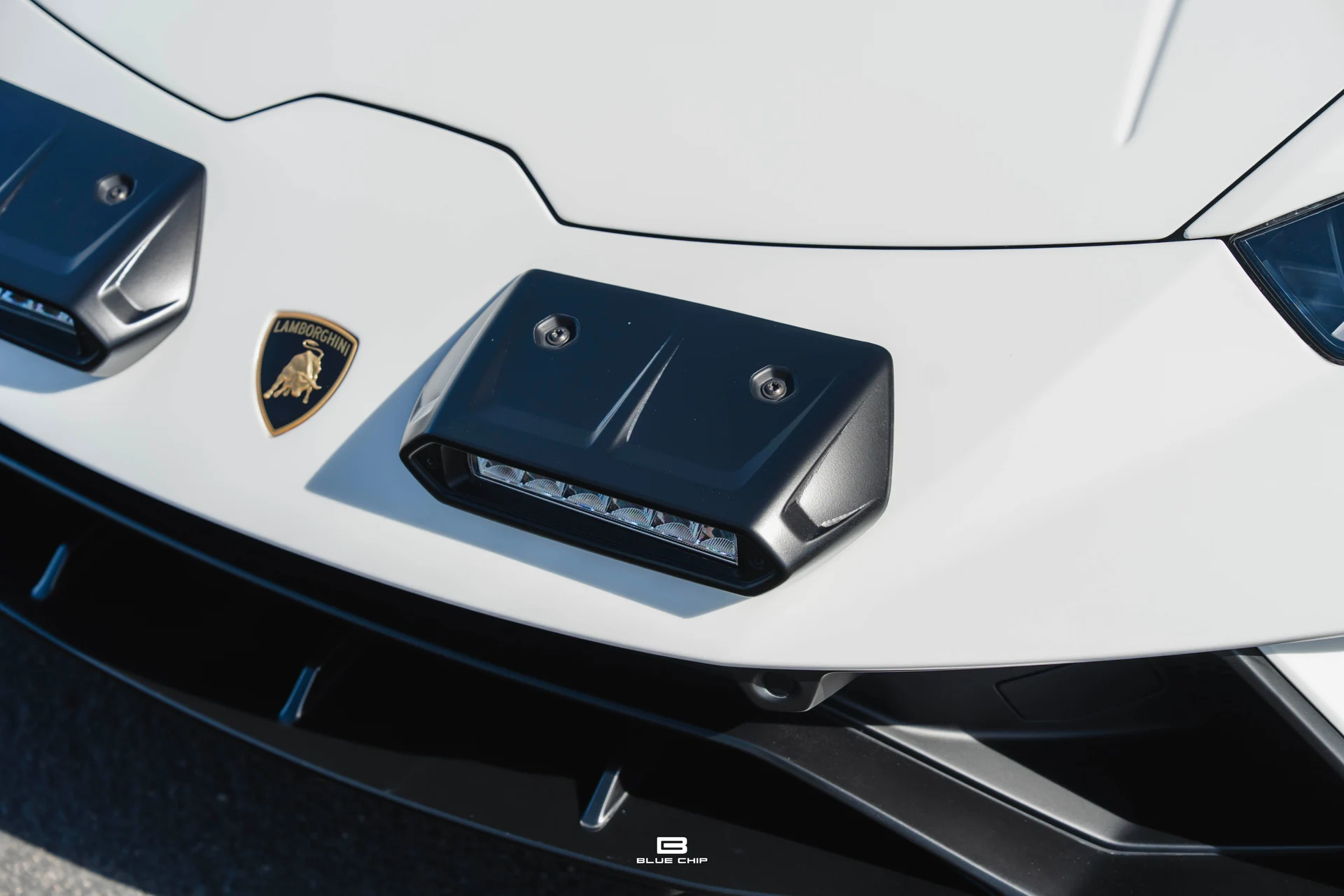 mph002_2362355510_6a31cfe8317d68bbe2578157_2024_Lamborghini_Huracan_Sterrato_03_c39df4e0b3