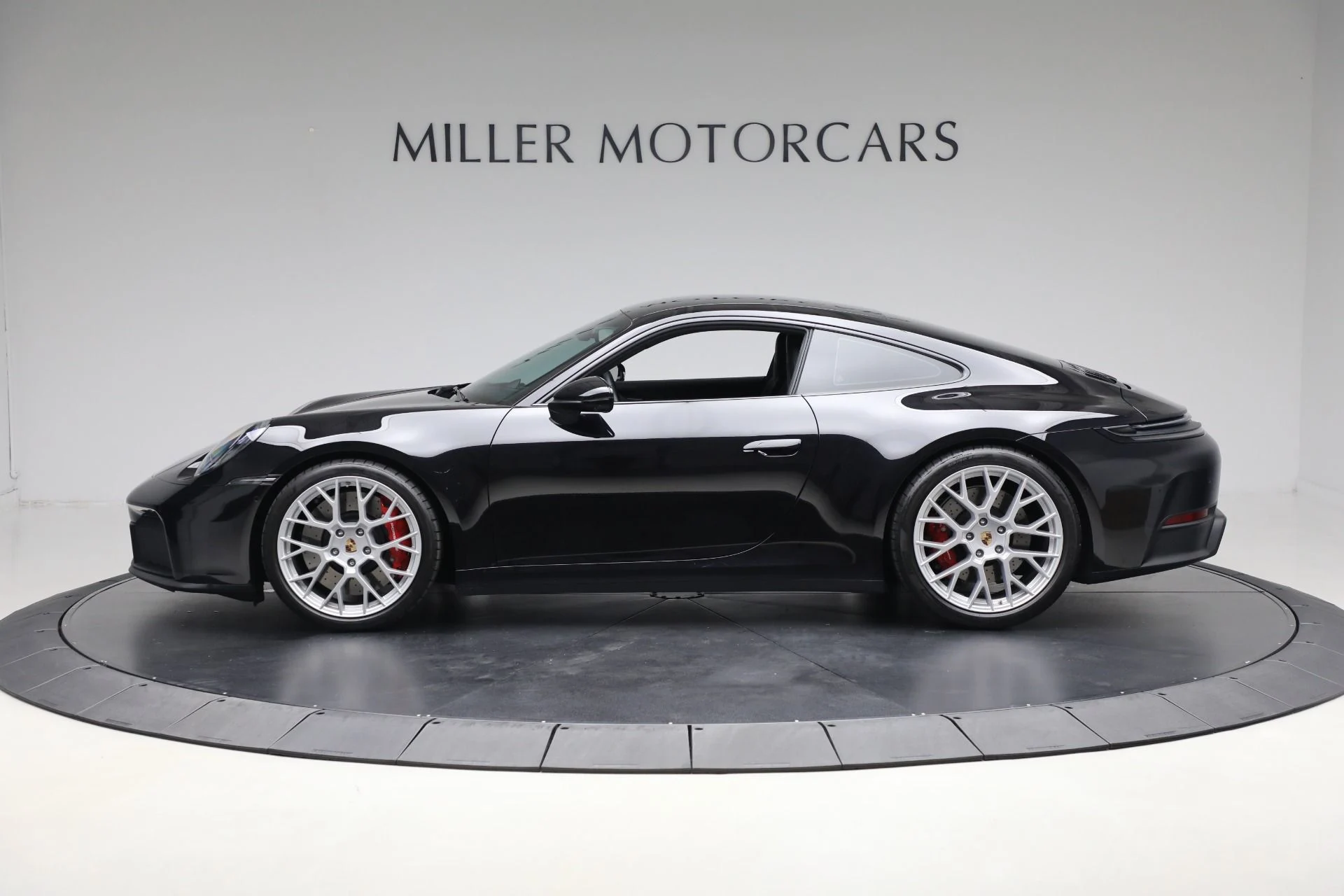 mph002_2371960923_Used_2025_Porsche_911_Carrera_GTS_d521bca665