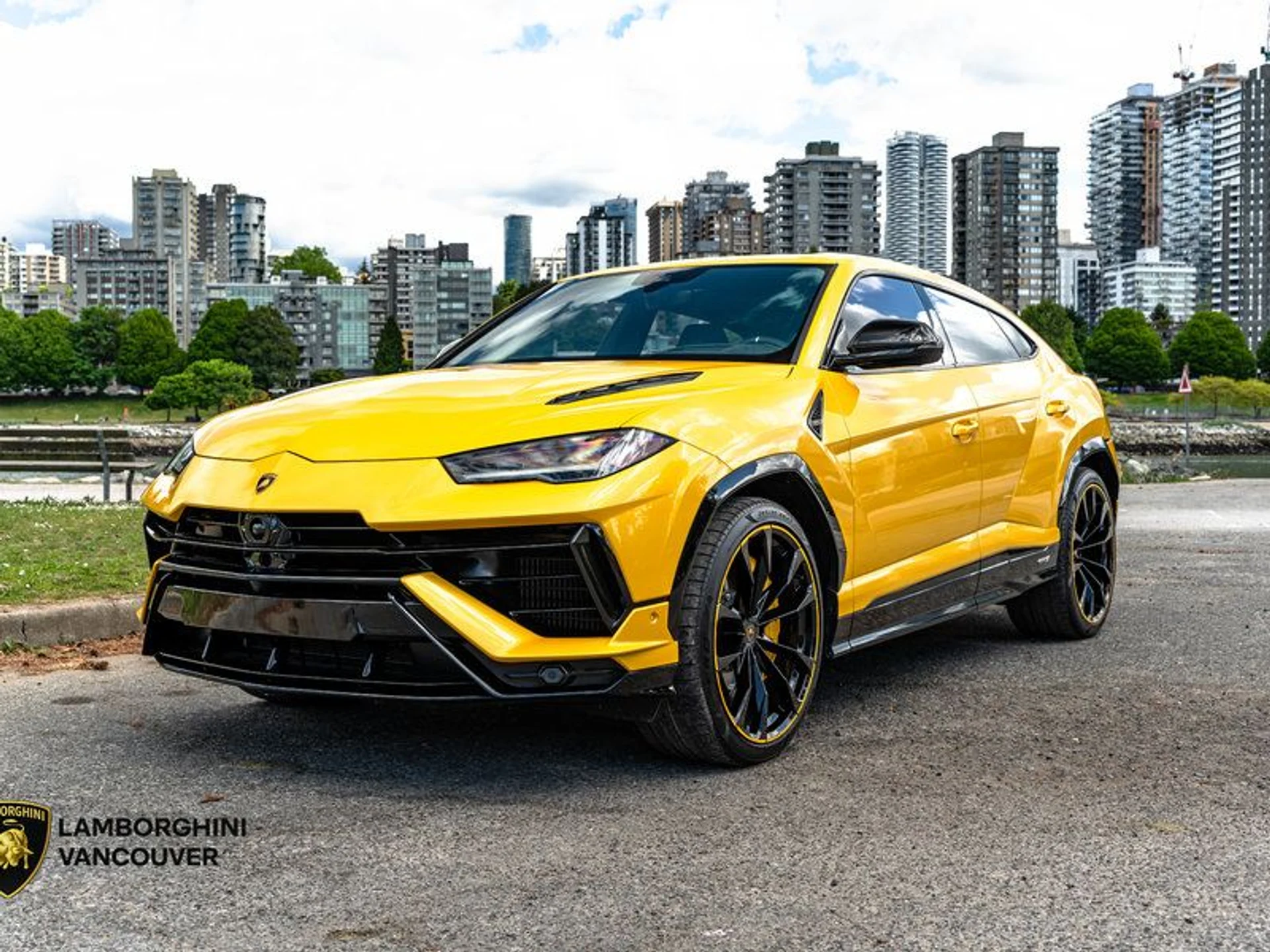 mph002_2382659638_38088919_01515_2024_lamborghini_urus_003_1e1fe9ae5b