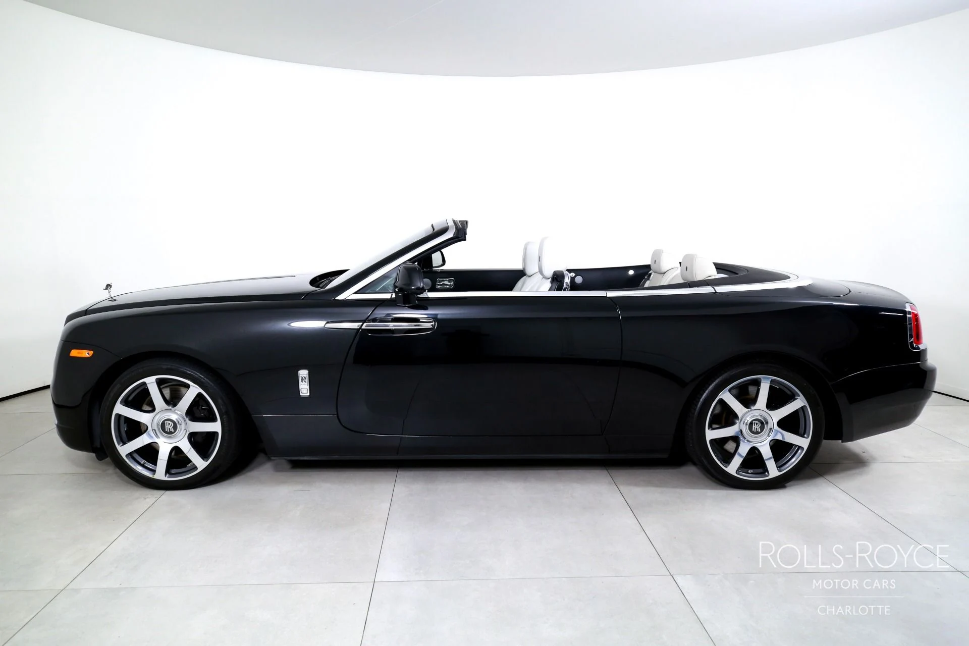 mph002_2385887433_Used_2017_Rolls_Royce_Dawn_1789144580_6d0336487d