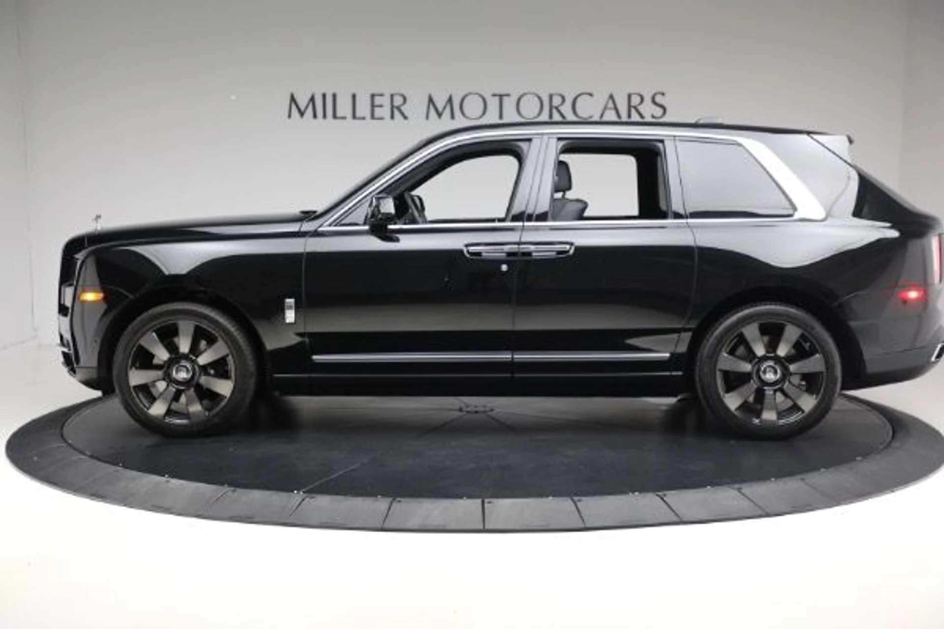 mph002_2388100728_Used_2021_Rolls_Royce_Cullinan_3d3a0d45ea