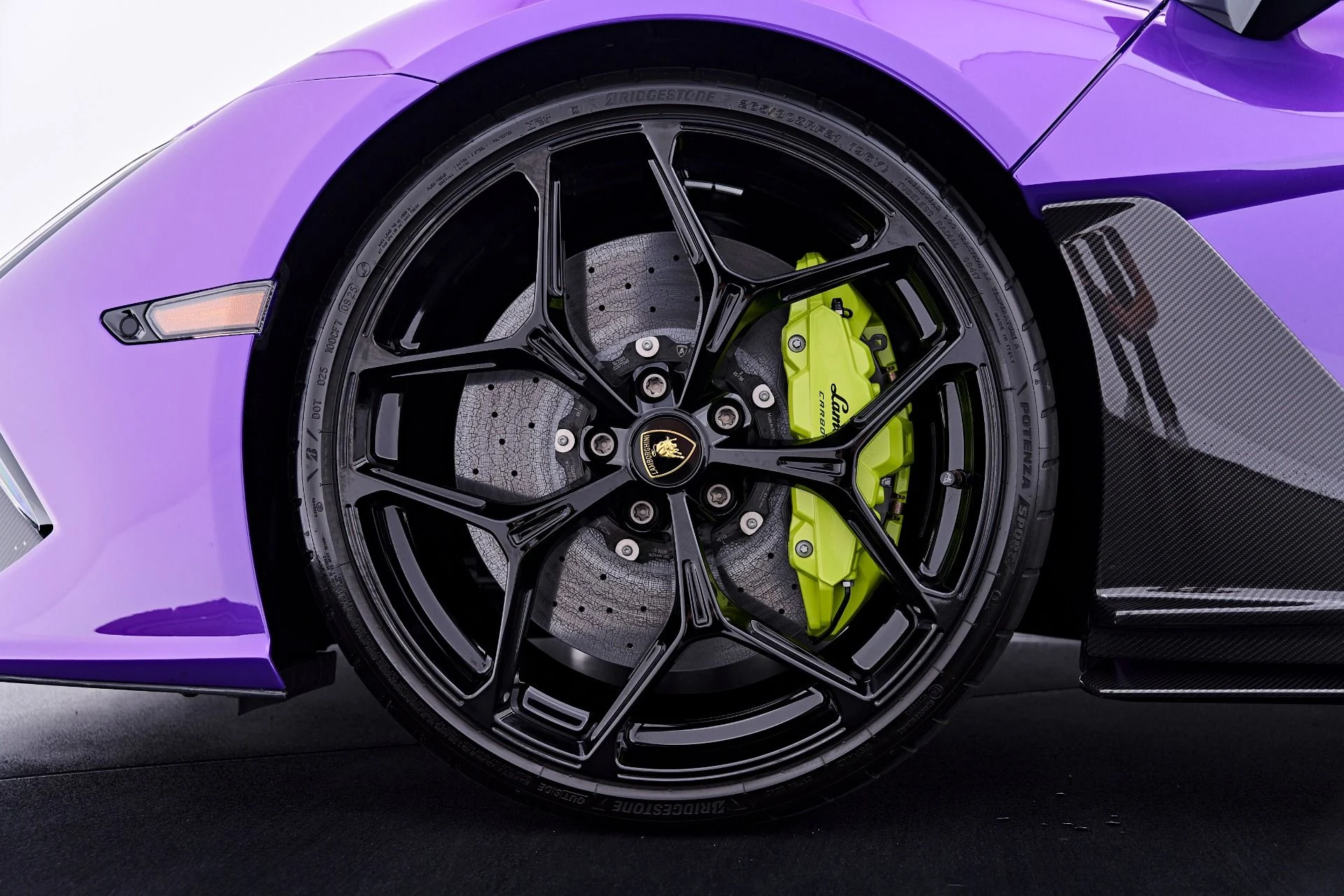 mph002_2388226318_Used_2025_Lamborghini_Revuelto_Base_1784242585_69badc0f54