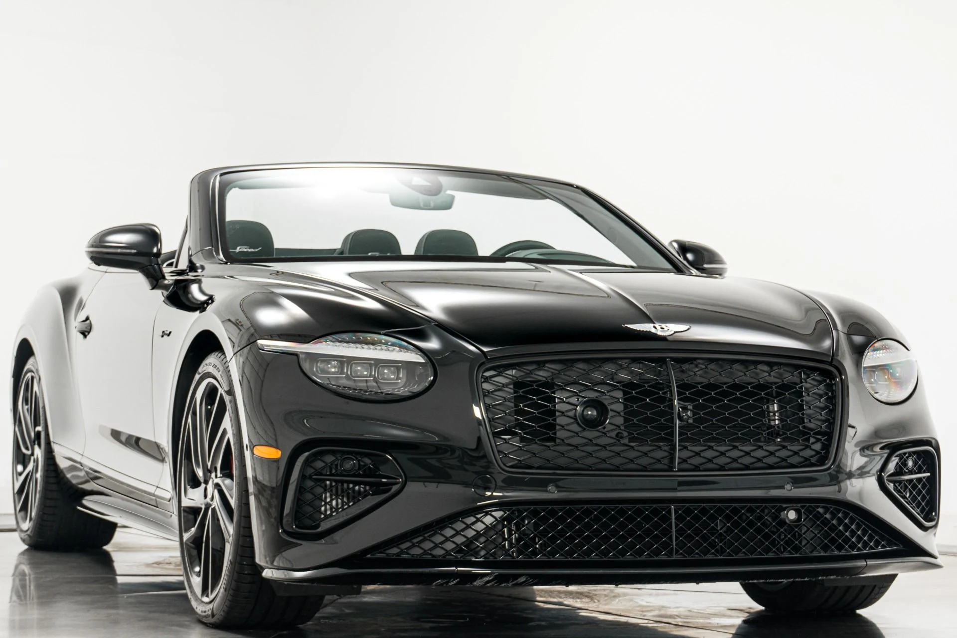 mph002_2397223154_Used_2025_Bentley_Continental_GTC_Speed_771_Horsepower_Hybrid_V8_Touring_Specification_Naim_Audio_1769551078_0a80525aa2