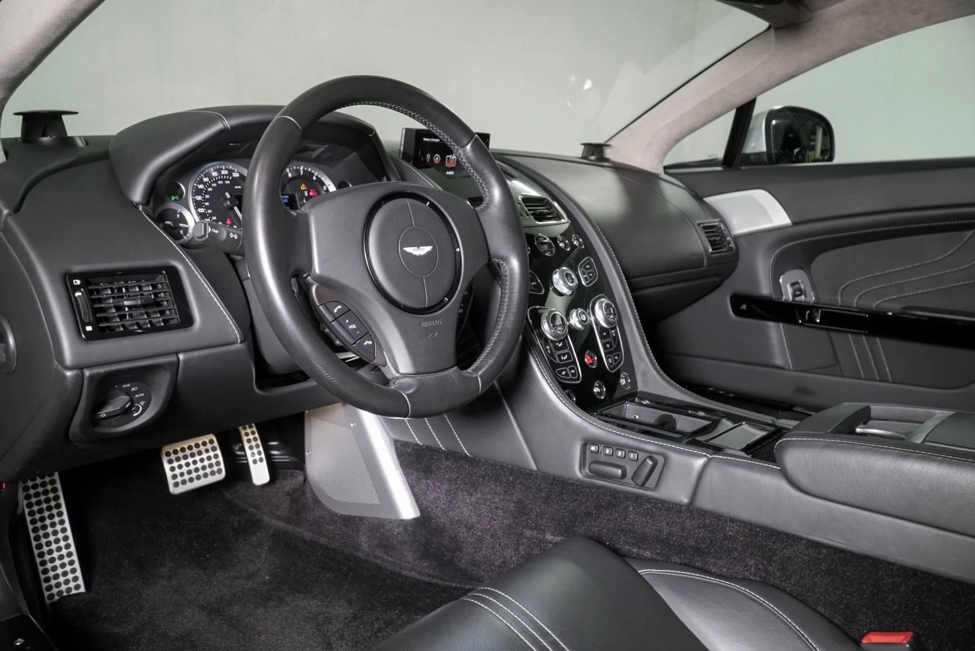 mph002_2398302480_Used_2016_Aston_Martin_V8_Vantage_S_1775836996_b15ca6c015