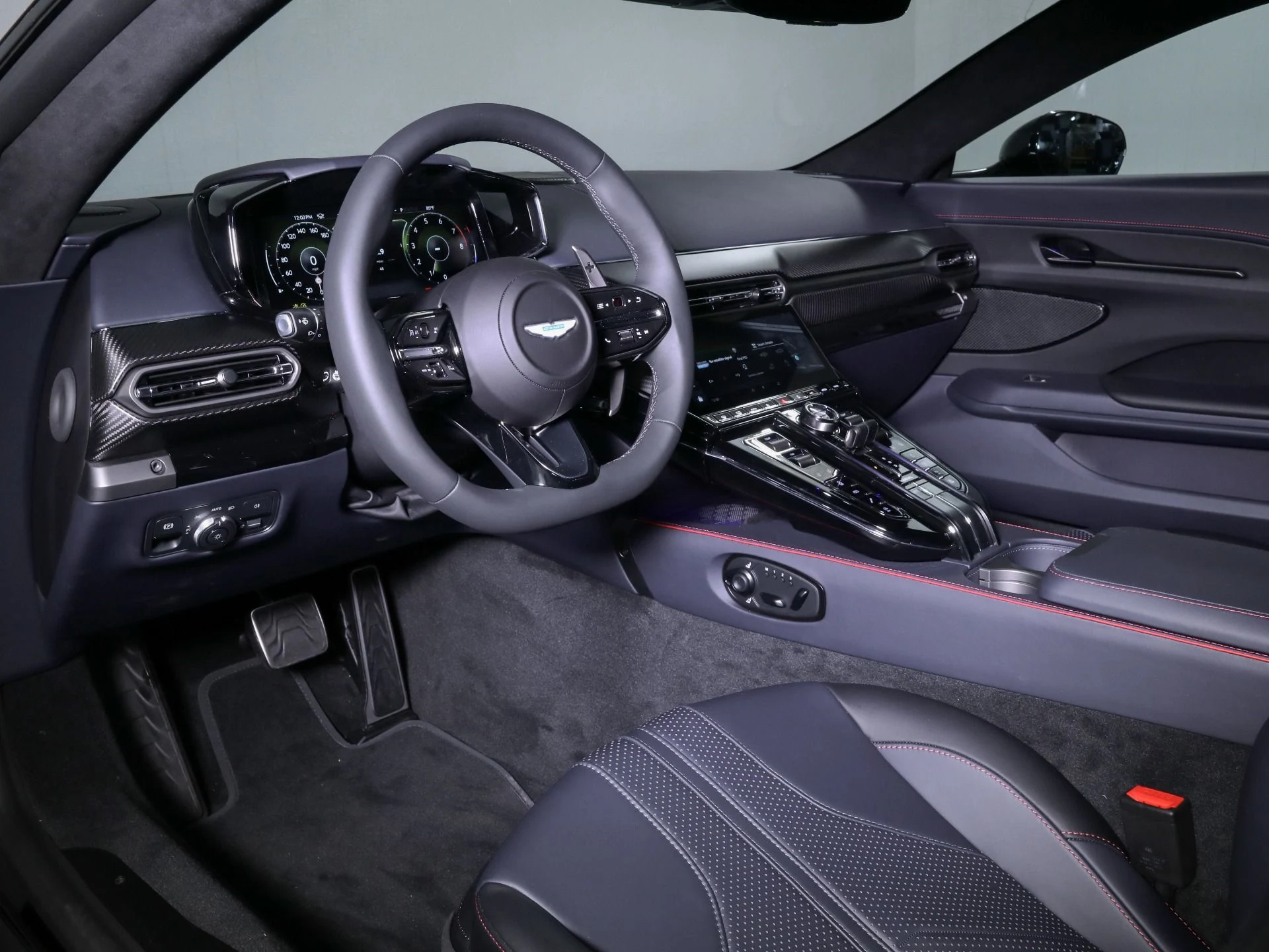 mph002_2400078776_New_2025_Aston_Martin_Vantage_1758482497_2b1752dec3