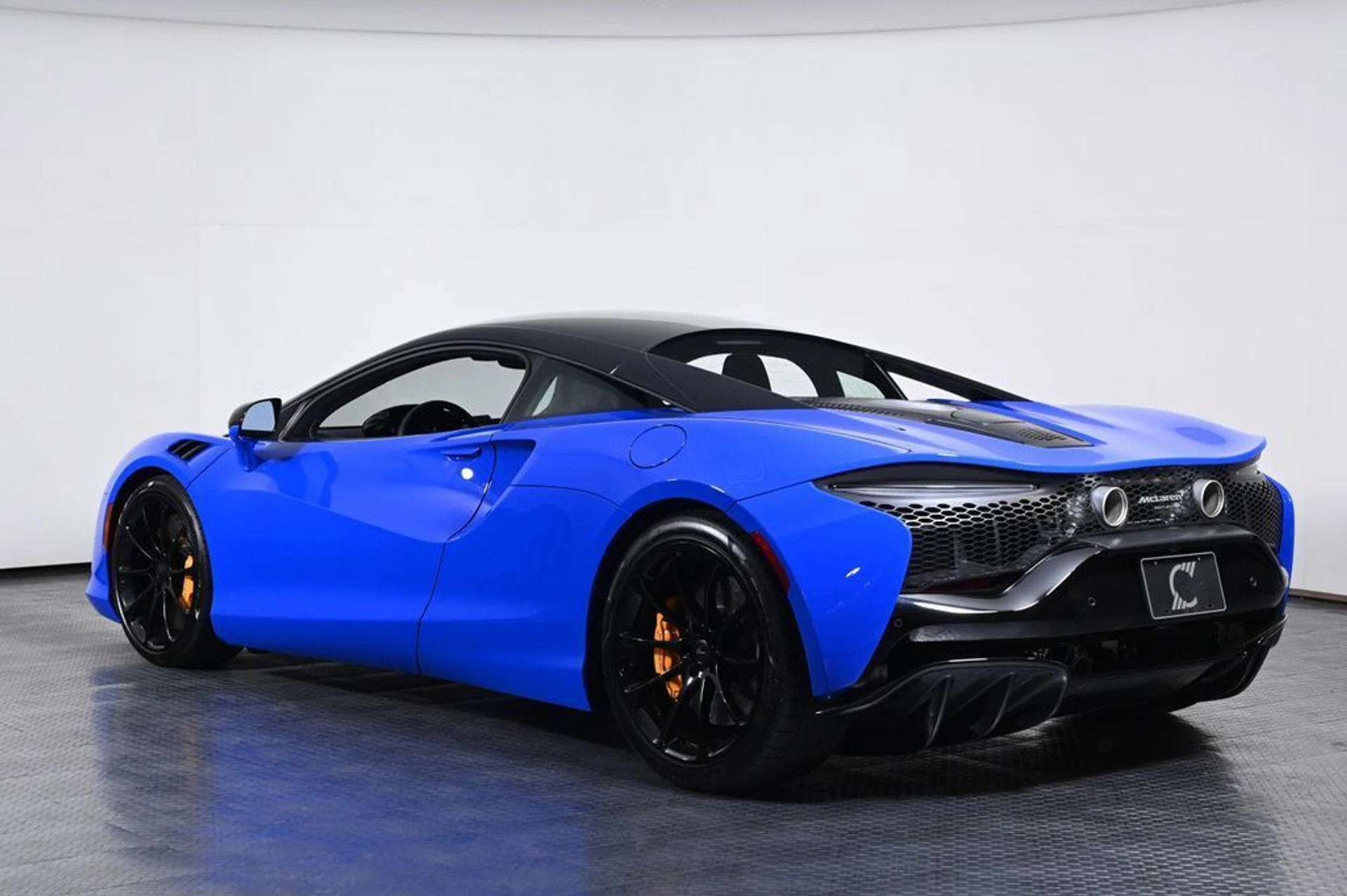 mph002_241146348_used_2024_mclaren_artura_11350_23032757_3_1024_4e6ec119e1