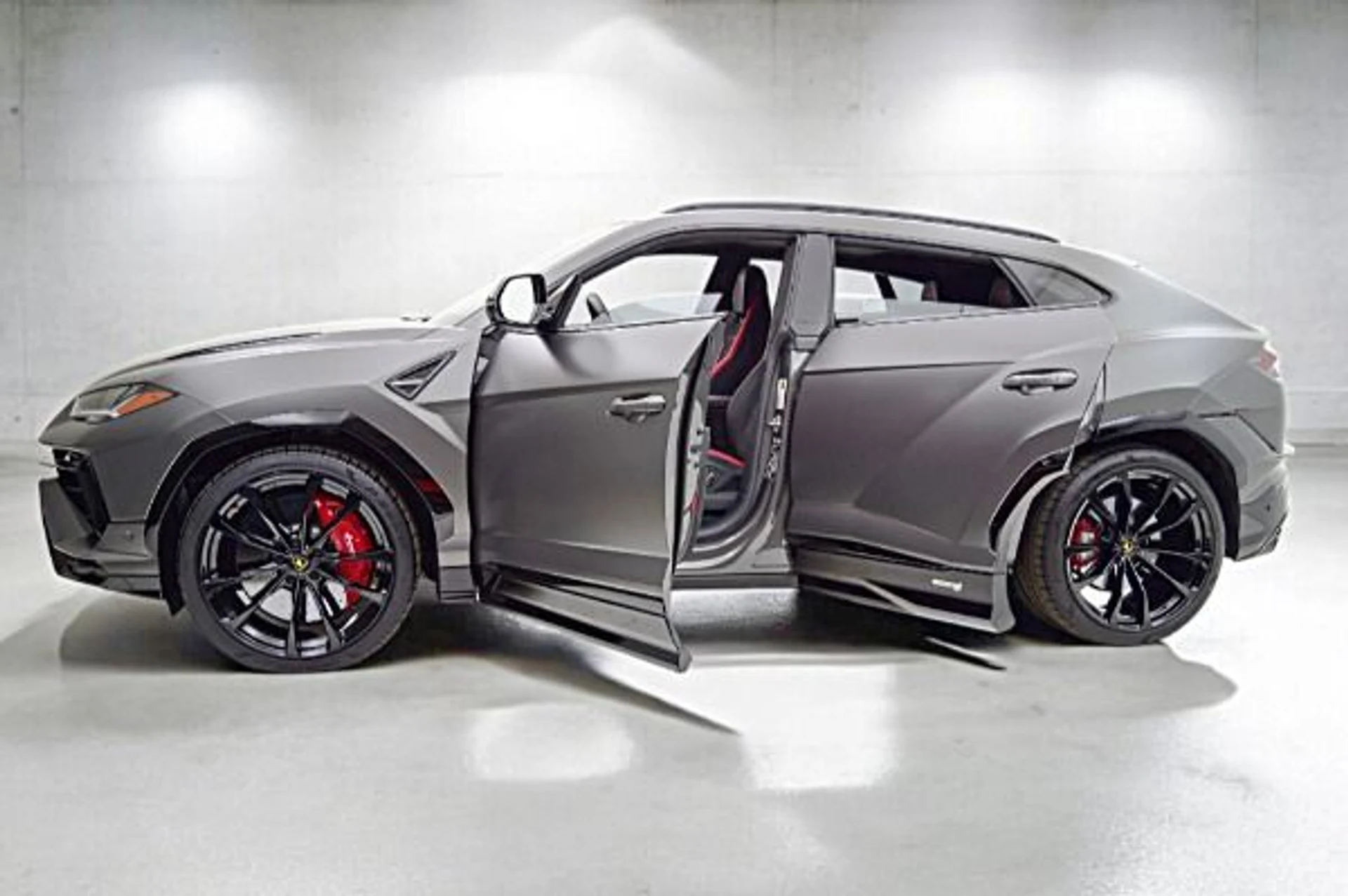 mph002_2420065589_Used_2023_Lamborghini_Urus_S_f912617a18
