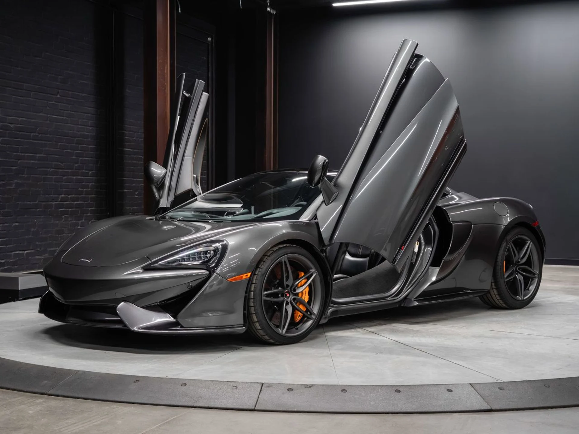 mph002_2420217965_mclaren_570s_2018_e7a1ebb000