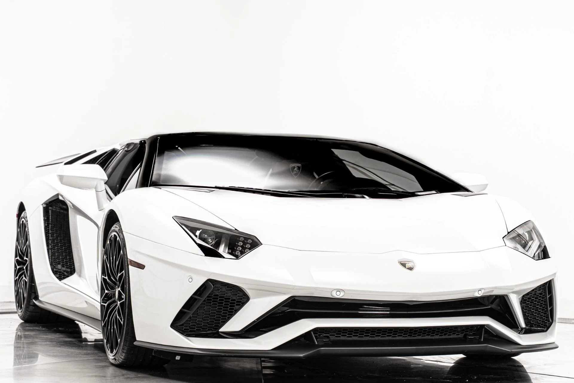 mph002_2423020628_Used_2019_Lamborghini_Aventador_LP_740_4_S_Roadster_1758210075_f59089b6d3